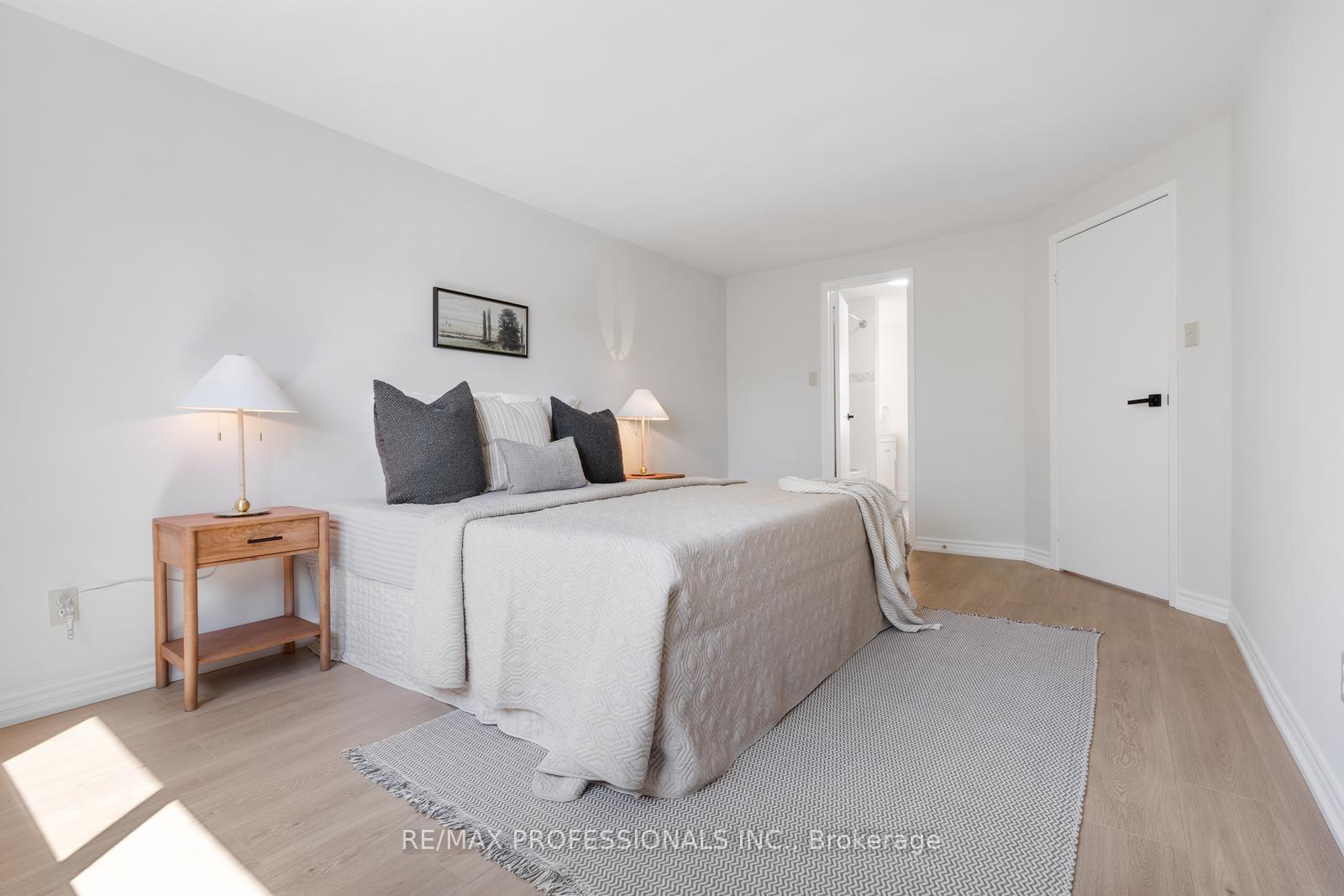 Photo 17 of 37 Dobson Drive, Ajax, Central — HOMEH