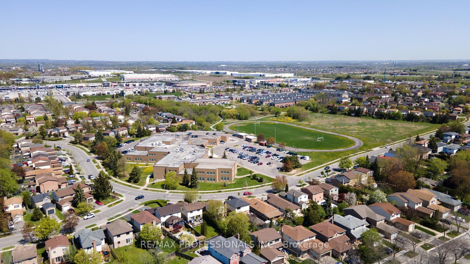 Photo 27 of 37 Dobson Drive, Ajax, Central — HOMEH