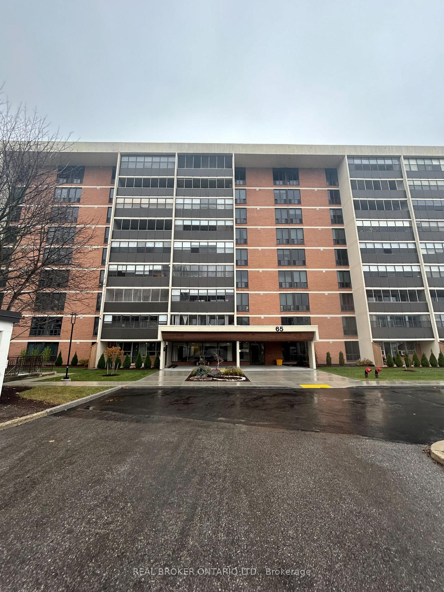 Photo 3 of Unit 704, 65 Westmount Road N, Waterloo — HOMEH