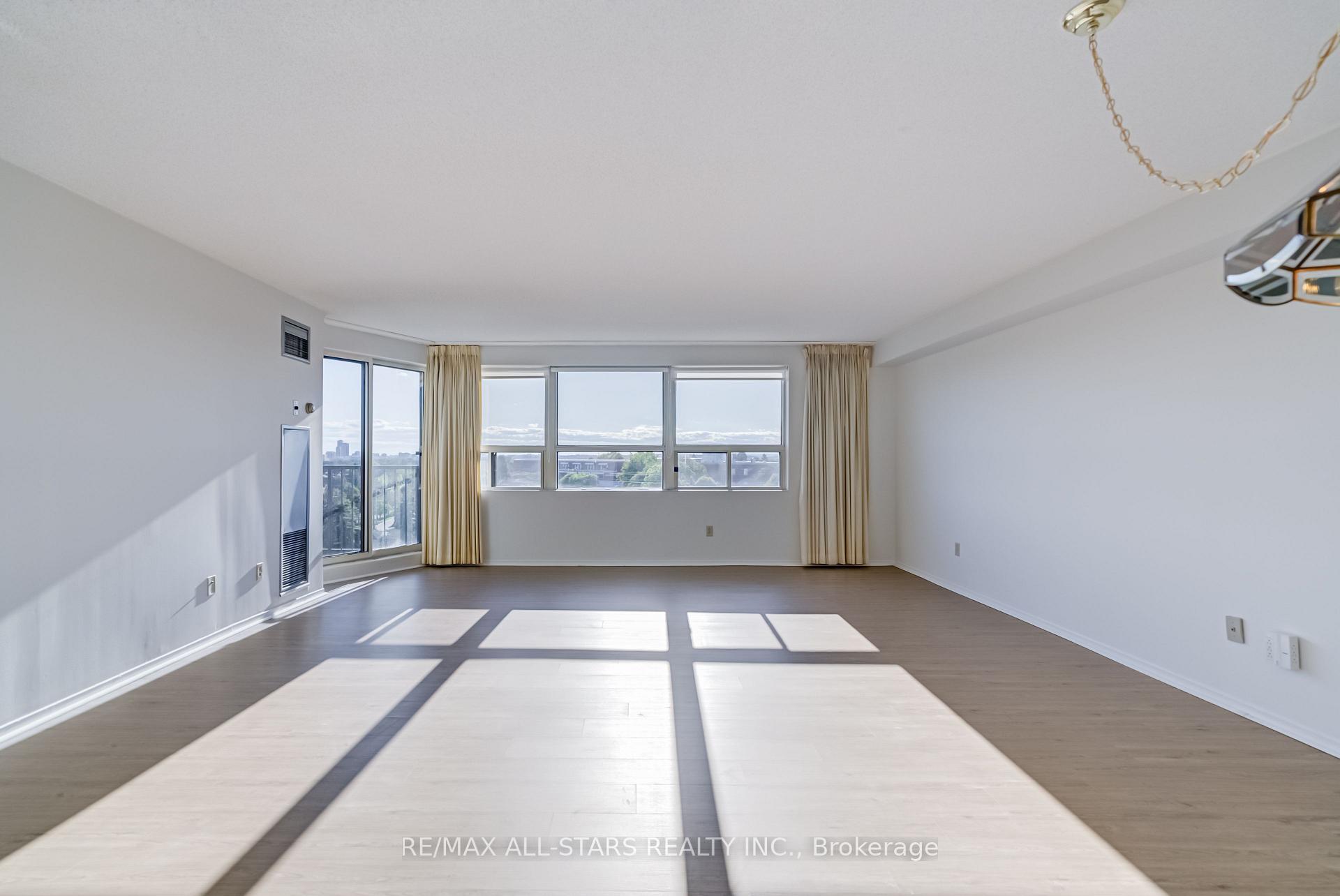Photo 4 of Unit 718, 2 Raymerville Drive, Markham, Raymerville — HOMEH