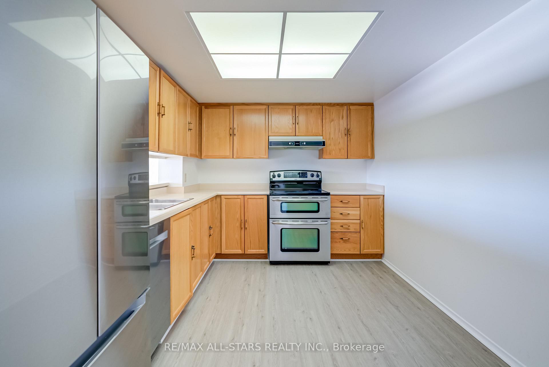 Photo 11 of Unit 718, 2 Raymerville Drive, Markham, Raymerville — HOMEH
