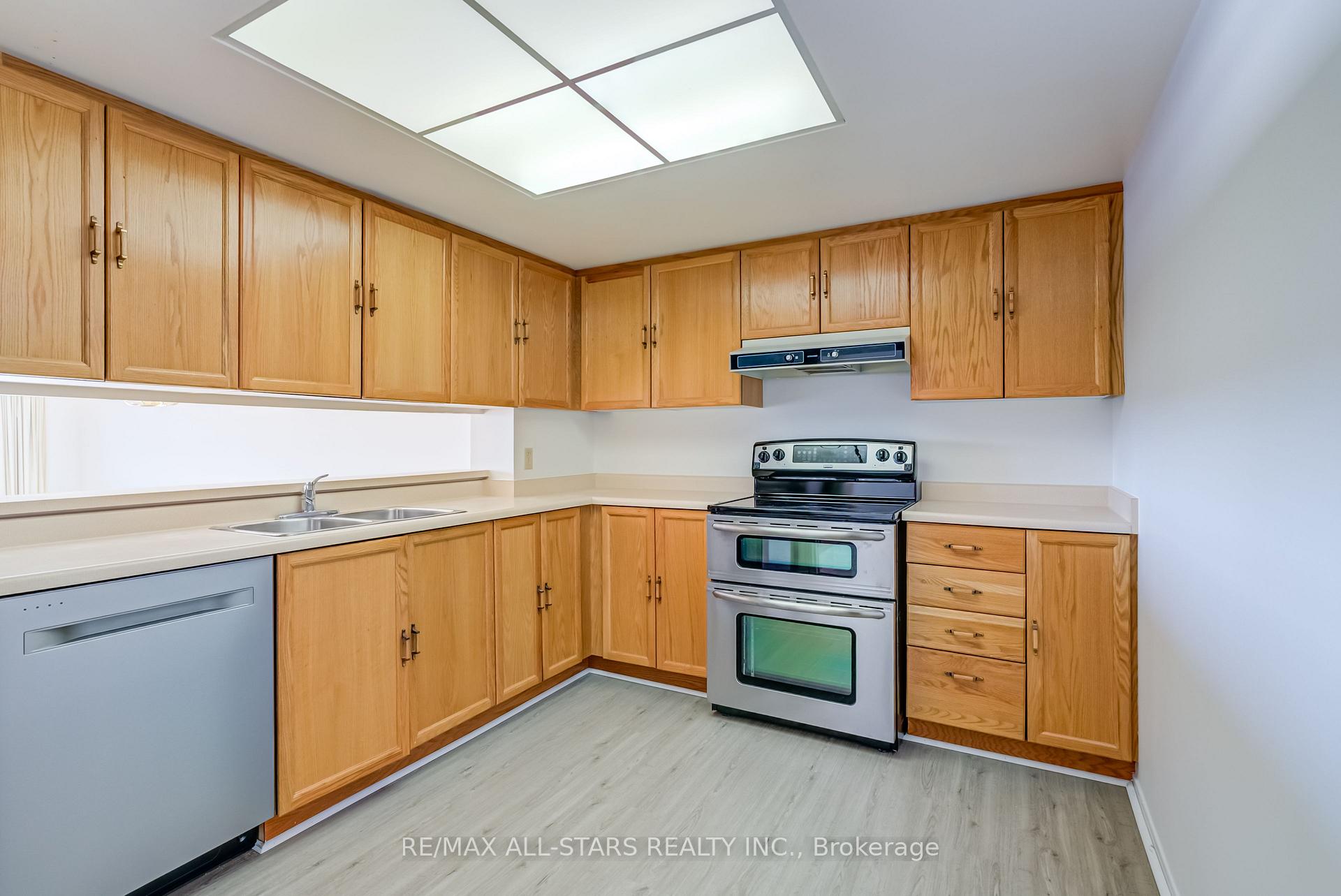 Photo 12 of Unit 718, 2 Raymerville Drive, Markham, Raymerville — HOMEH