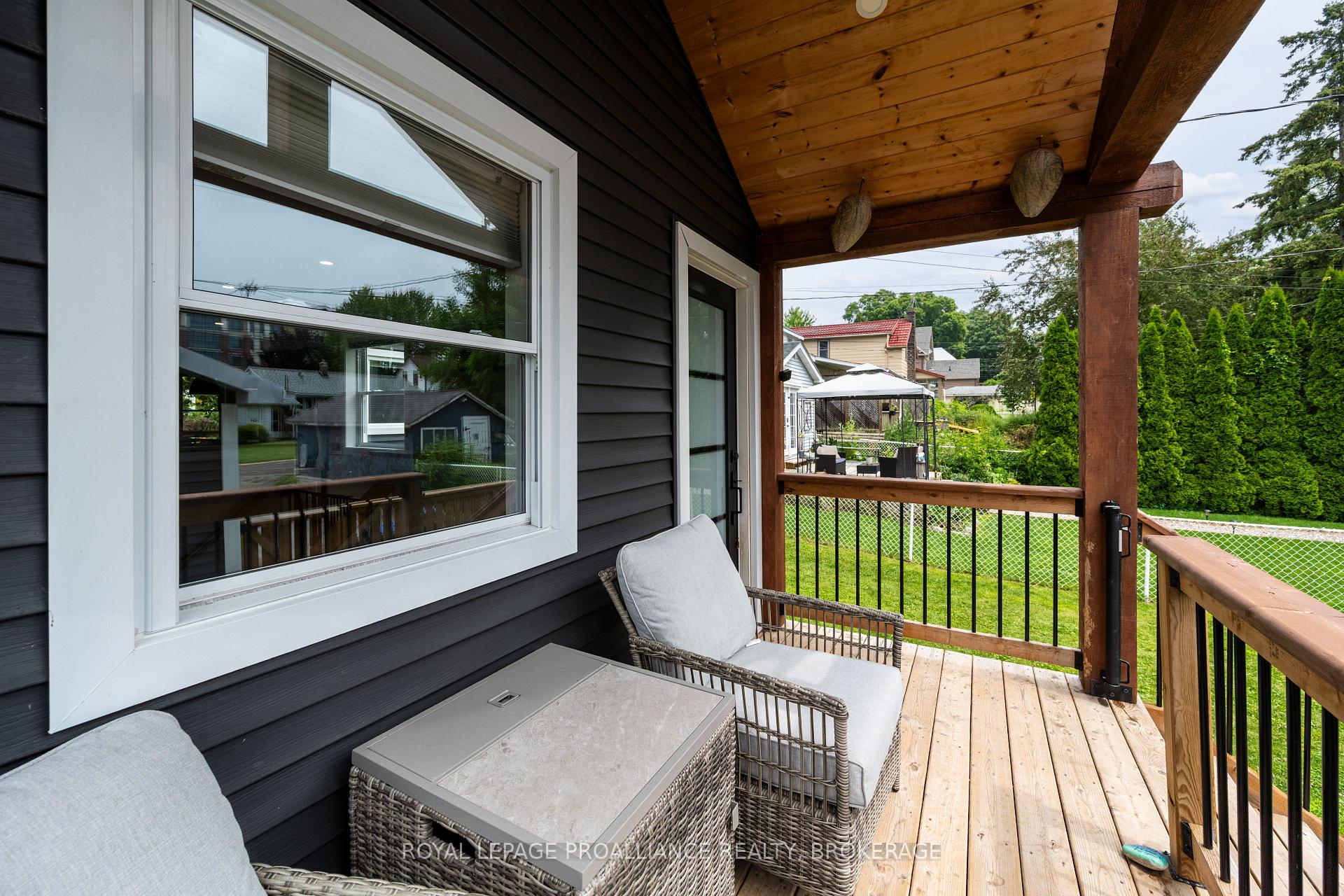 Photo 8 of 131 John Street, Gananoque — HOMEH