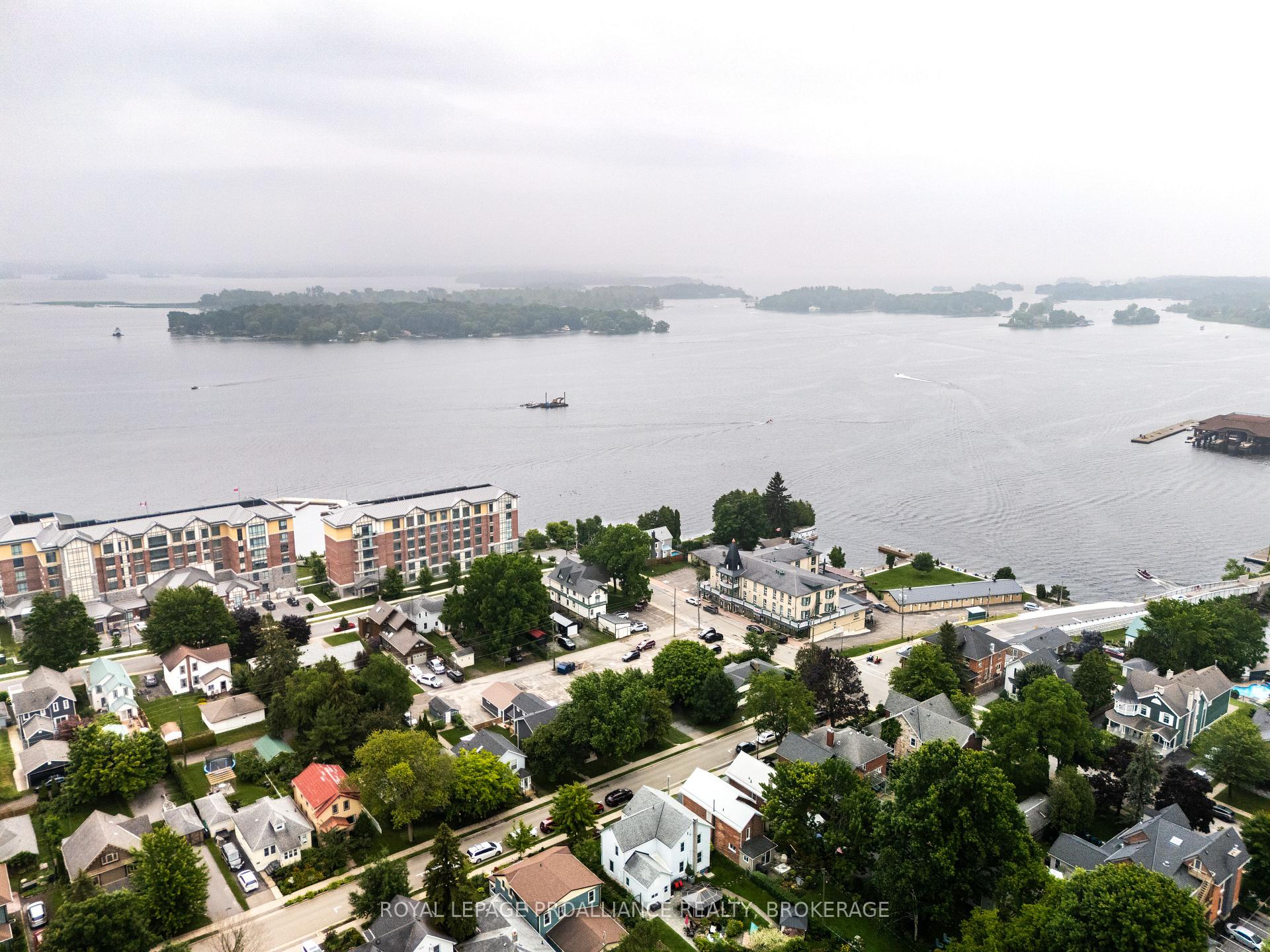 Photo 11 of 131 John Street, Gananoque — HOMEH