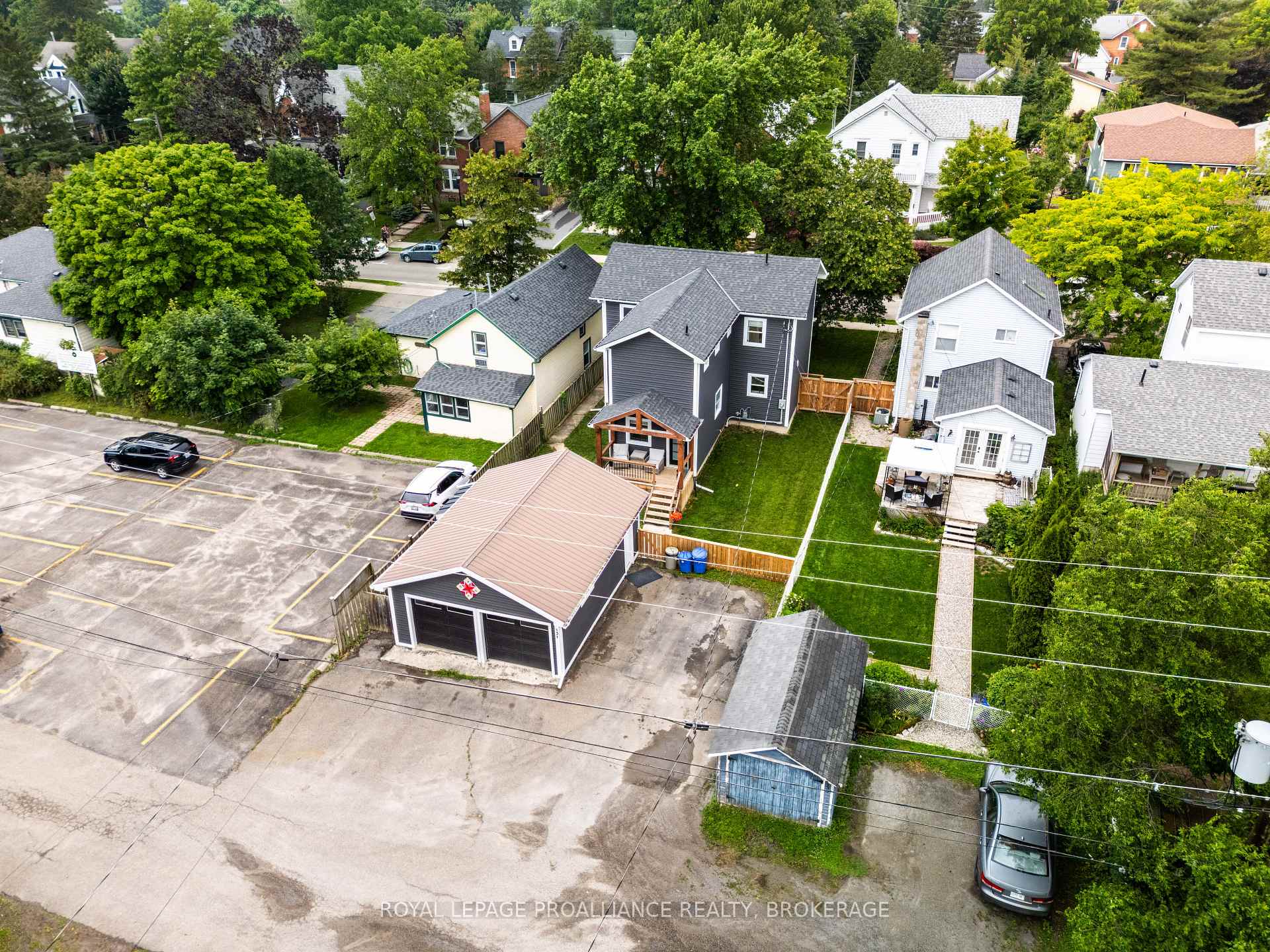 Photo 13 of 131 John Street, Gananoque — HOMEH