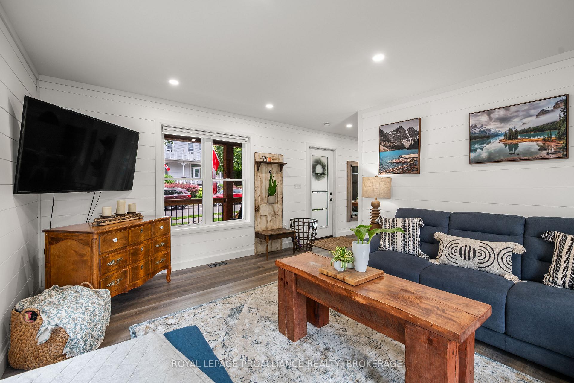 Photo 18 of 131 John Street, Gananoque — HOMEH