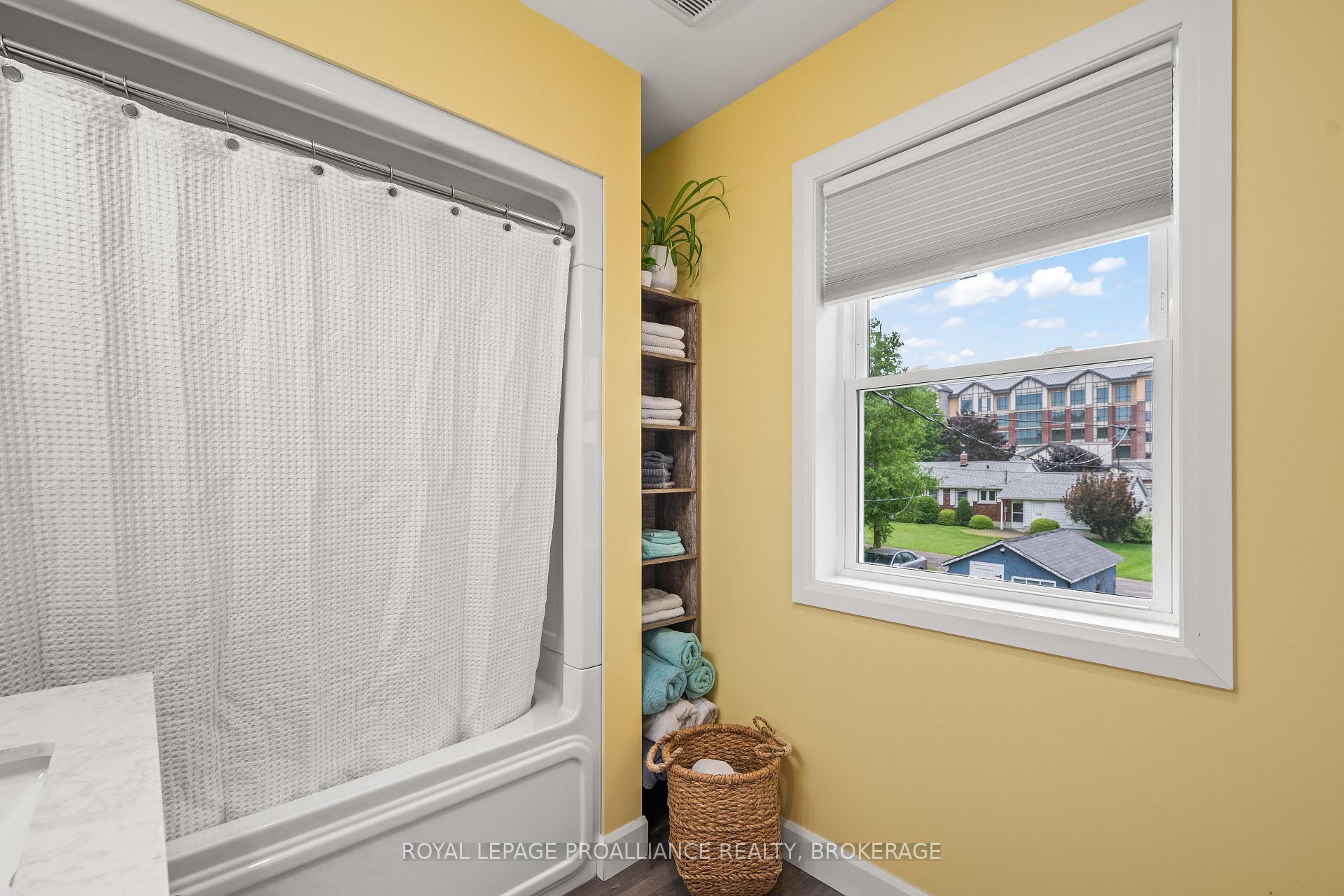 Photo 32 of 131 John Street, Gananoque — HOMEH