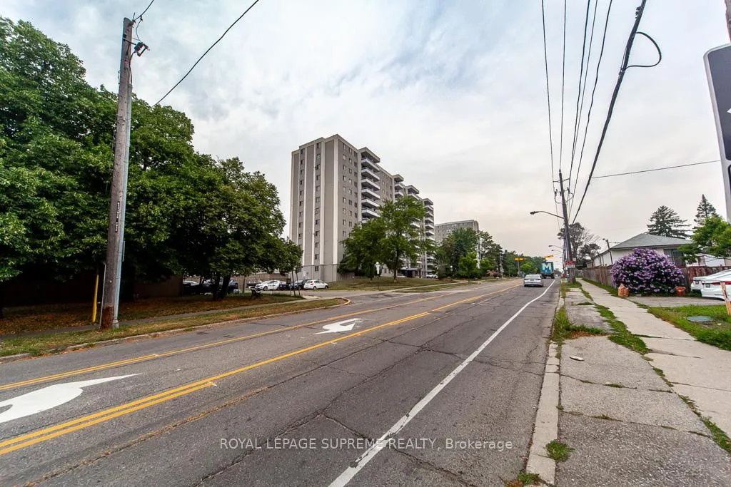 Front of Unit 908, 940 Caledonia Road