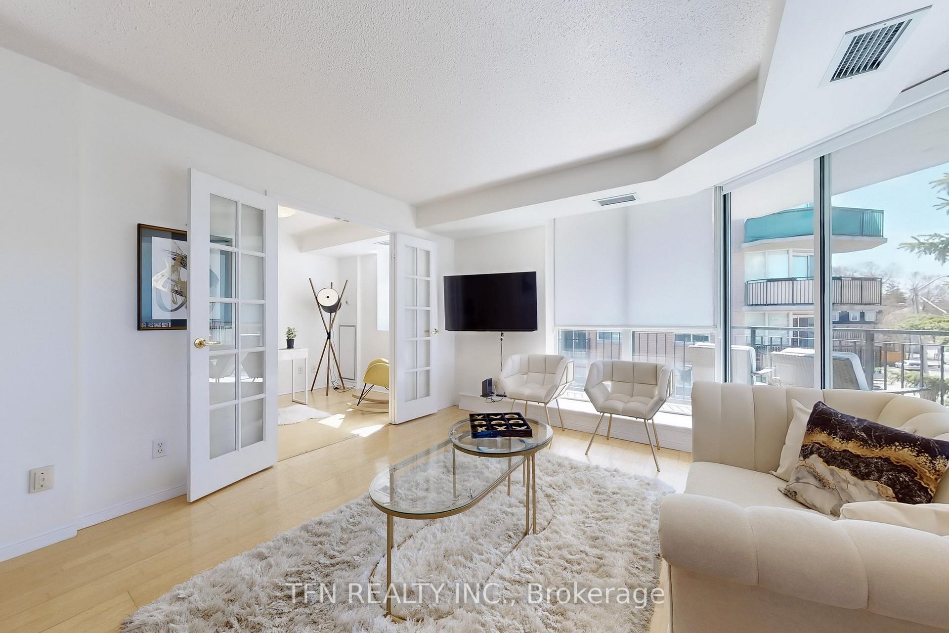Front of Unit 305, 3130 Yonge Street