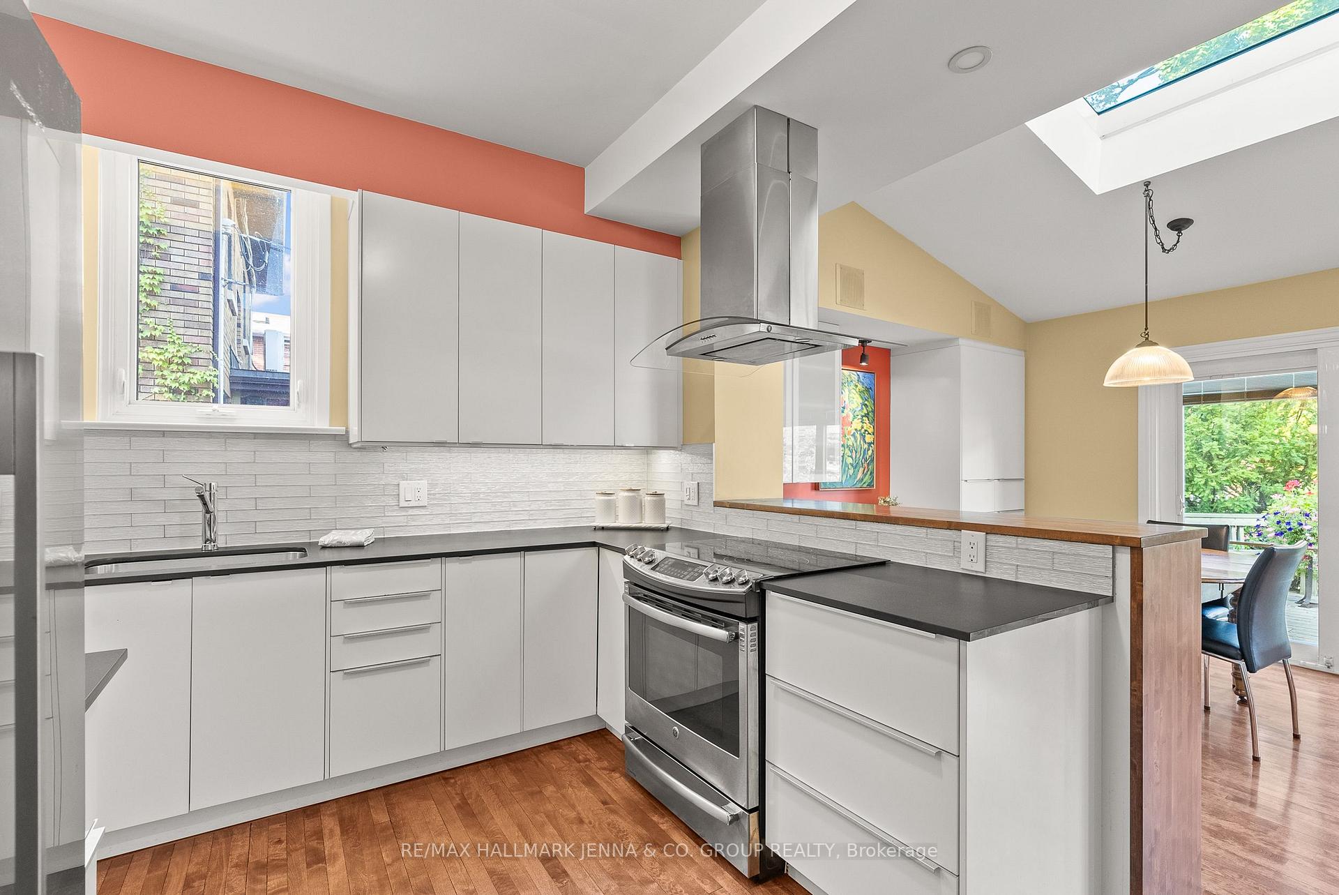 Photo 12 of 213 Glebe Avenue, Ottawa, Glebe — HOMEH