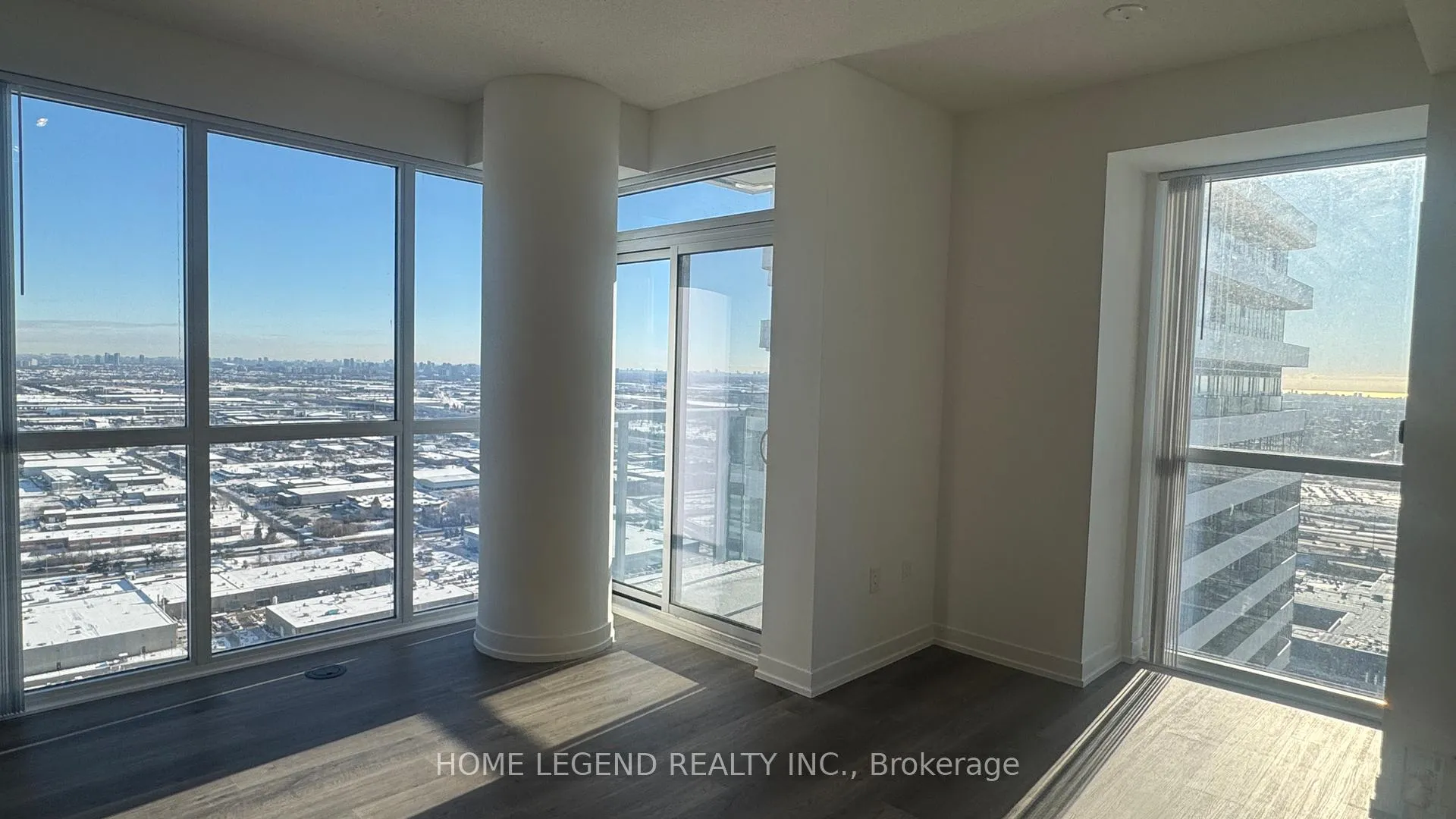 Photo 6 of Unit 4609, 8 Interchange Way, Vaughan, Vaughan Corporate Centre — HOMEH