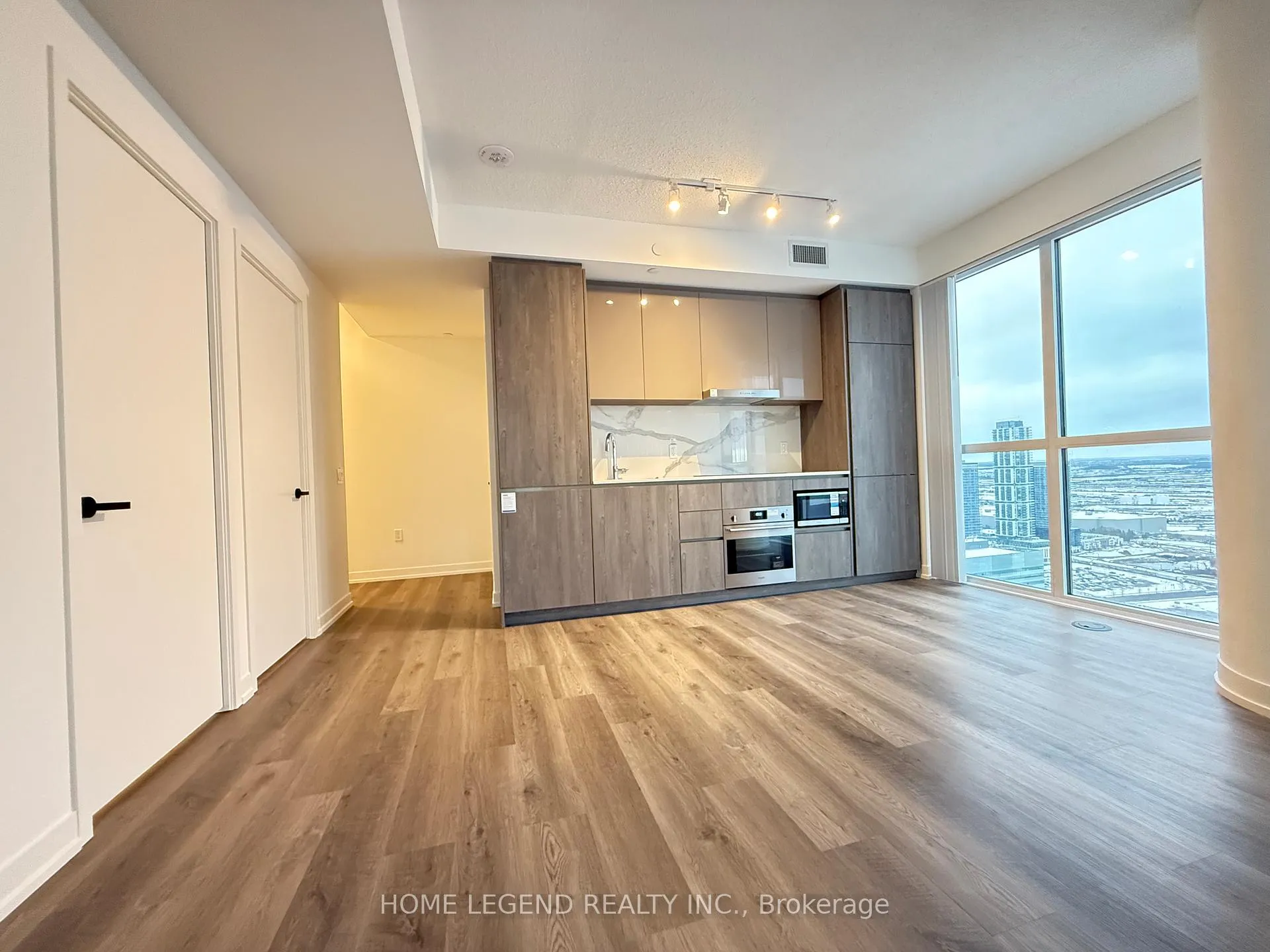 Photo 17 of Unit 4609, 8 Interchange Way, Vaughan, Vaughan Corporate Centre — HOMEH