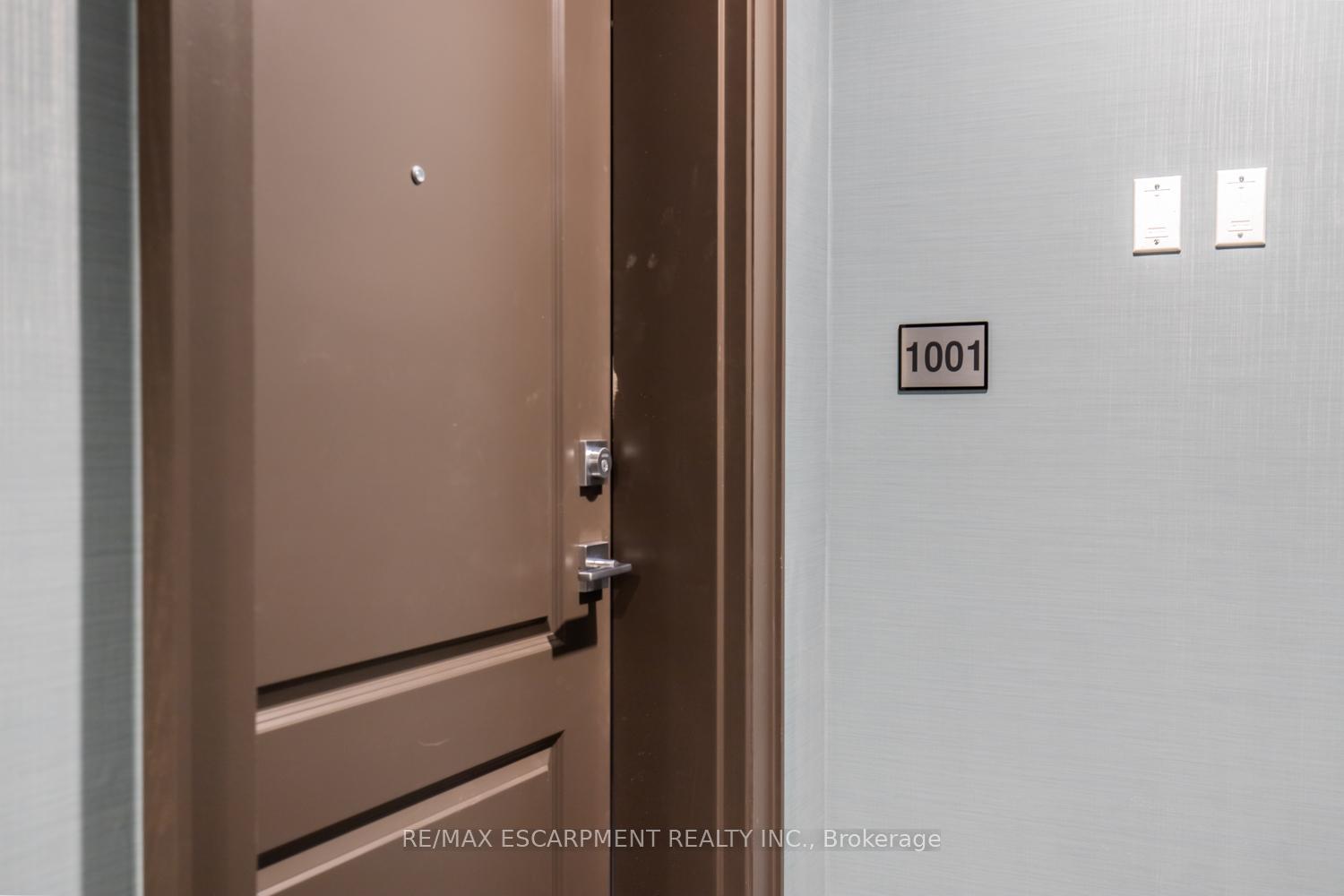 Photo 3 of Unit 1001, 470 Dundas Street E, Hamilton, Waterdown — HOMEH