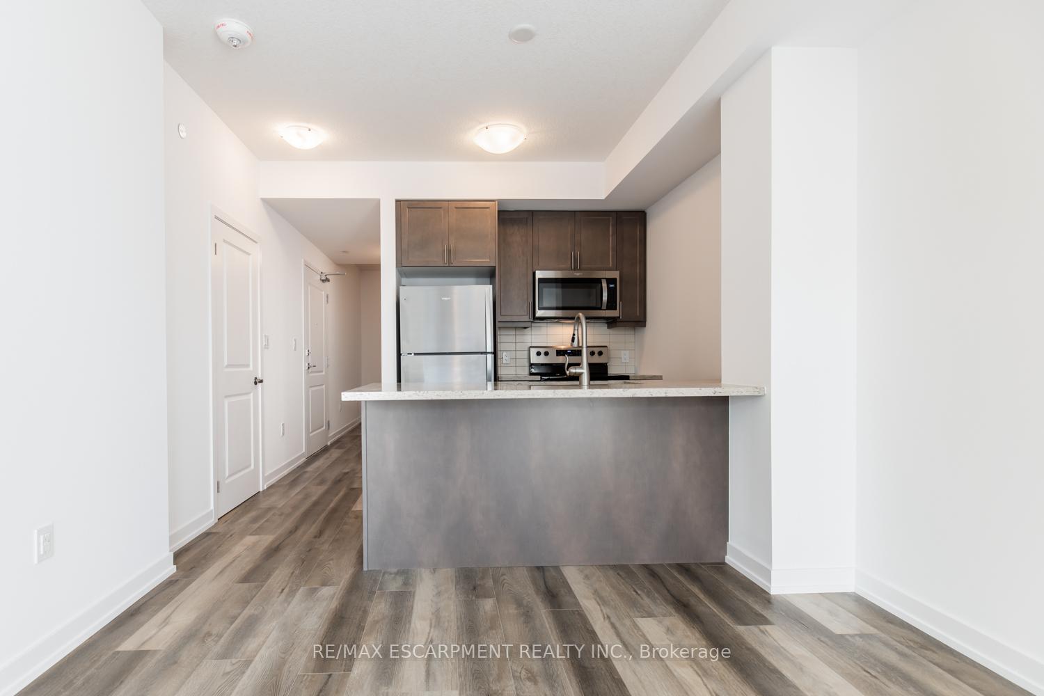Photo 4 of Unit 1001, 470 Dundas Street E, Hamilton, Waterdown — HOMEH