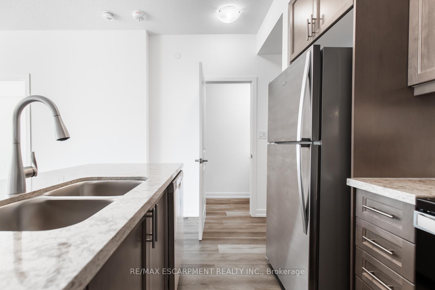 Photo 8 of Unit 1001, 470 Dundas Street E, Hamilton, Waterdown — HOMEH
