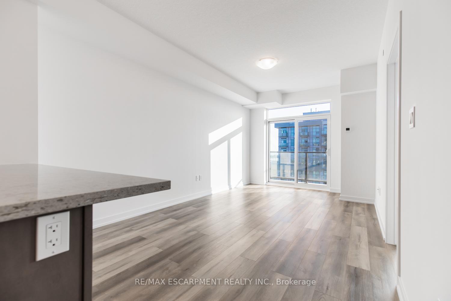 Photo 11 of Unit 1001, 470 Dundas Street E, Hamilton, Waterdown — HOMEH