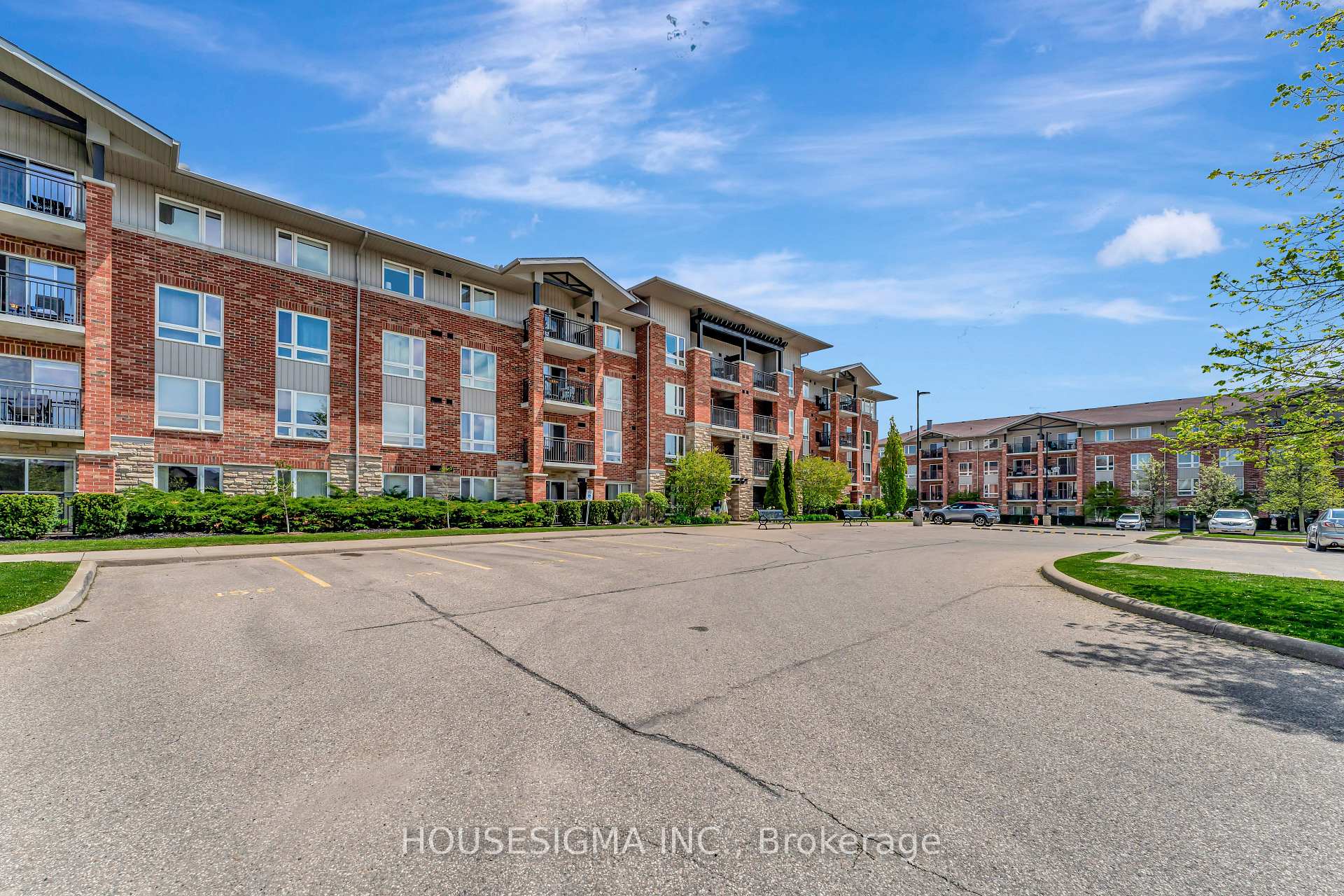 Photo 2 of Unit 108, 60 Lynnmore Street, Guelph, Pineridge/Westminster Woods — HOMEH