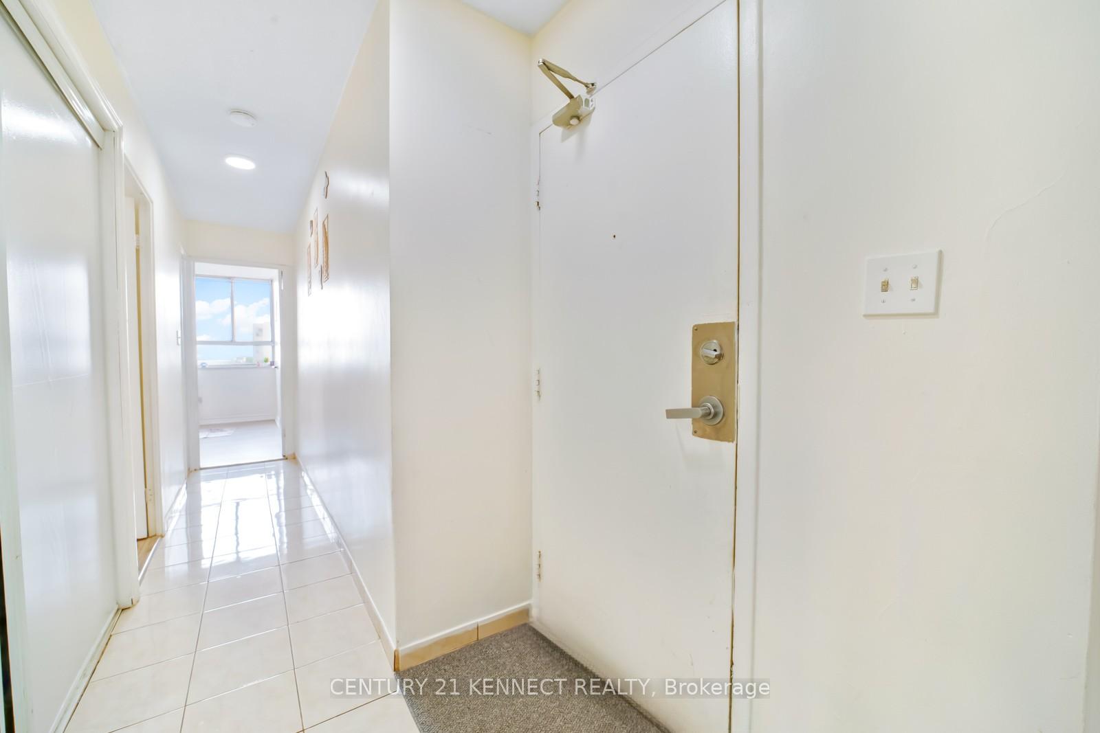 Photo 5 of Unit 2901, 1 Massey Square, Toronto, Crescent Town — HOMEH