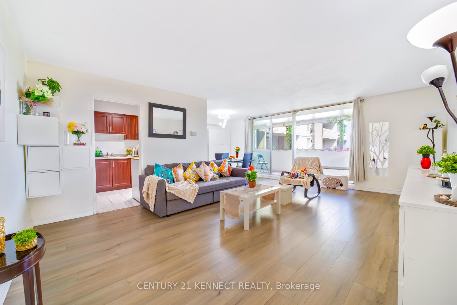Photo 6 of Unit 2901, 1 Massey Square, Toronto, Crescent Town — HOMEH