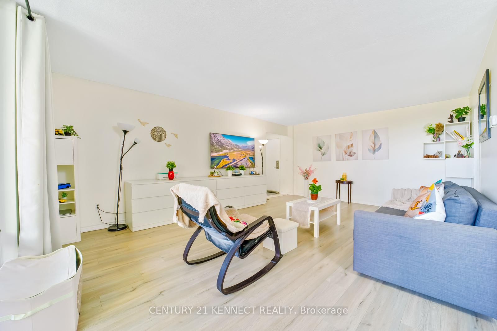 Photo 8 of Unit 2901, 1 Massey Square, Toronto, Crescent Town — HOMEH