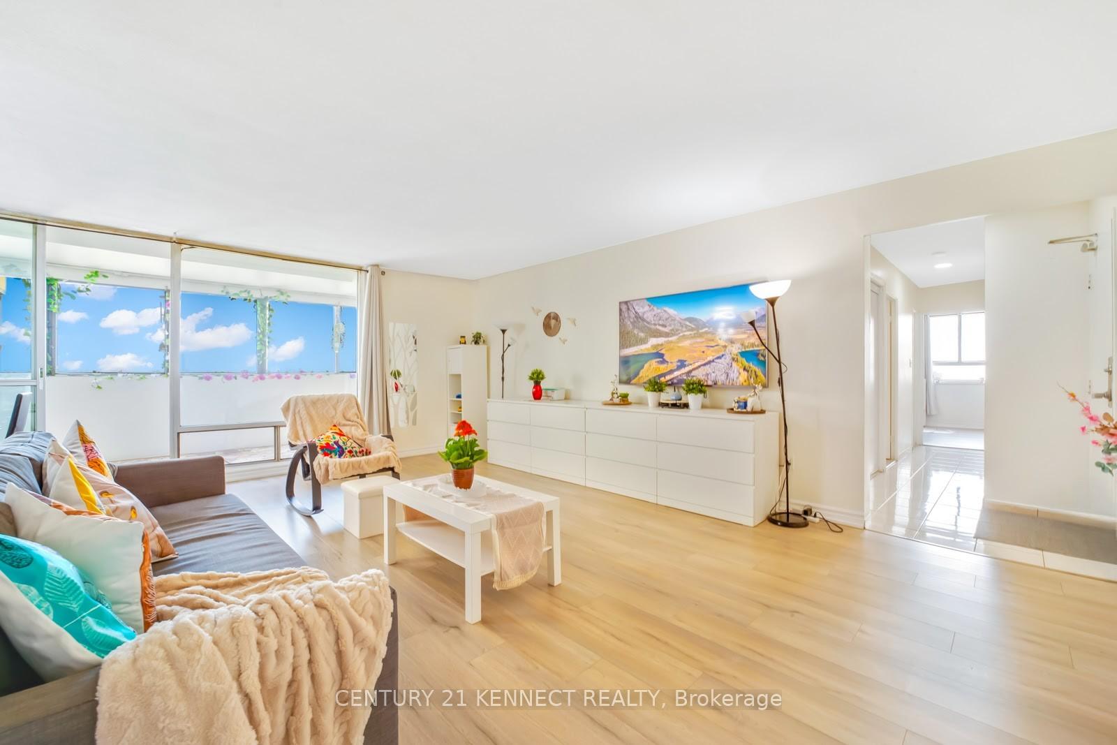 Photo 9 of Unit 2901, 1 Massey Square, Toronto, Crescent Town — HOMEH
