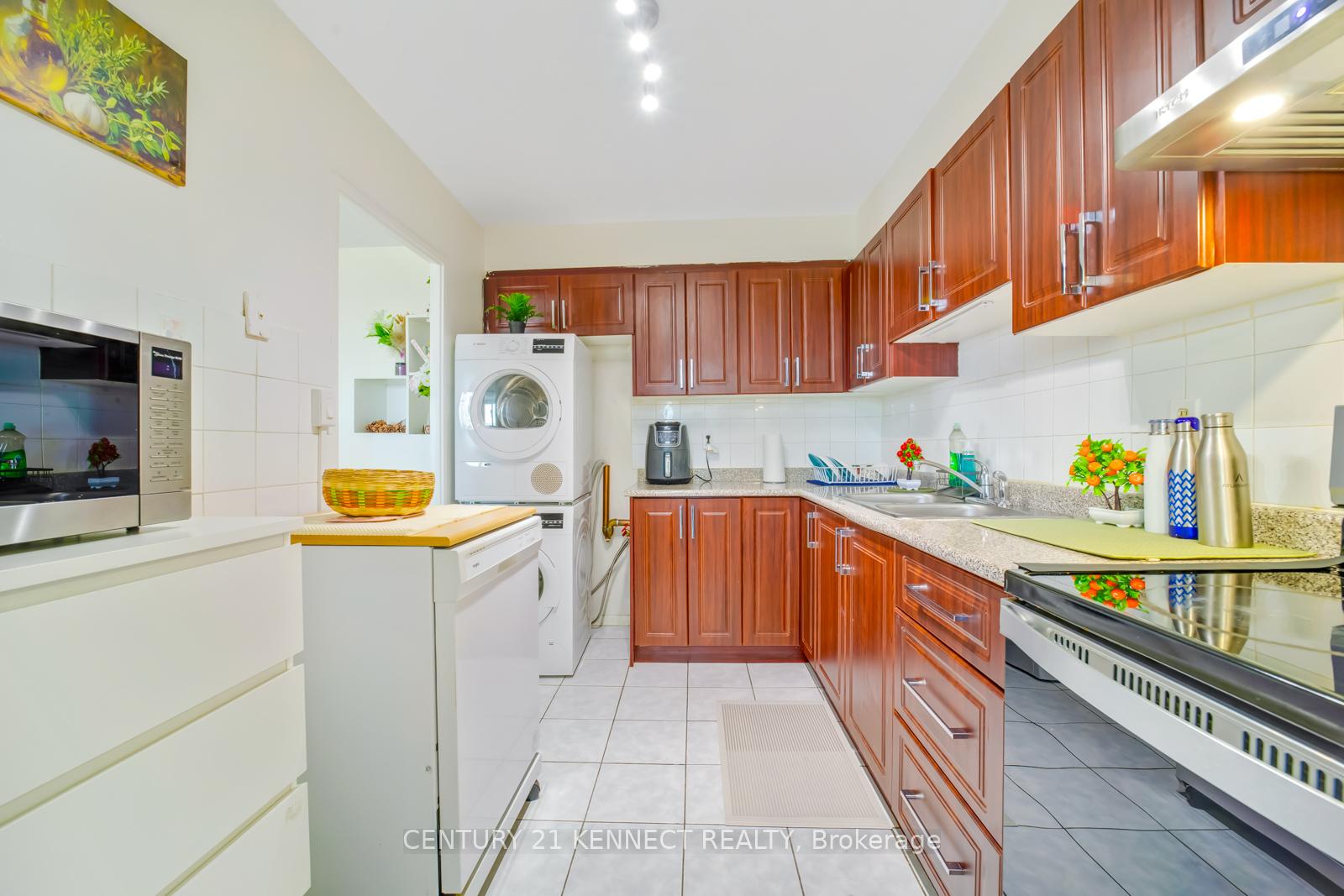 Photo 11 of Unit 2901, 1 Massey Square, Toronto, Crescent Town — HOMEH