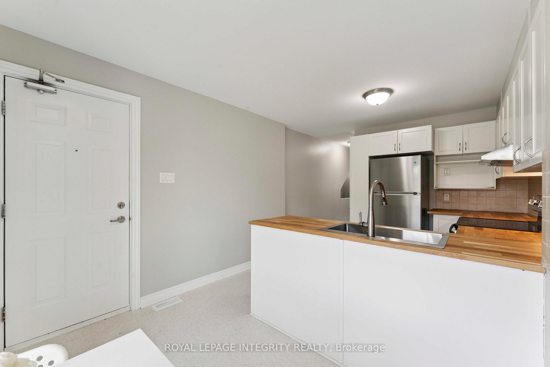 Photo 17 of Unit A, 616 Chapman Mills Drive, Ottawa, Barrhaven - Strandherd — HOMEH