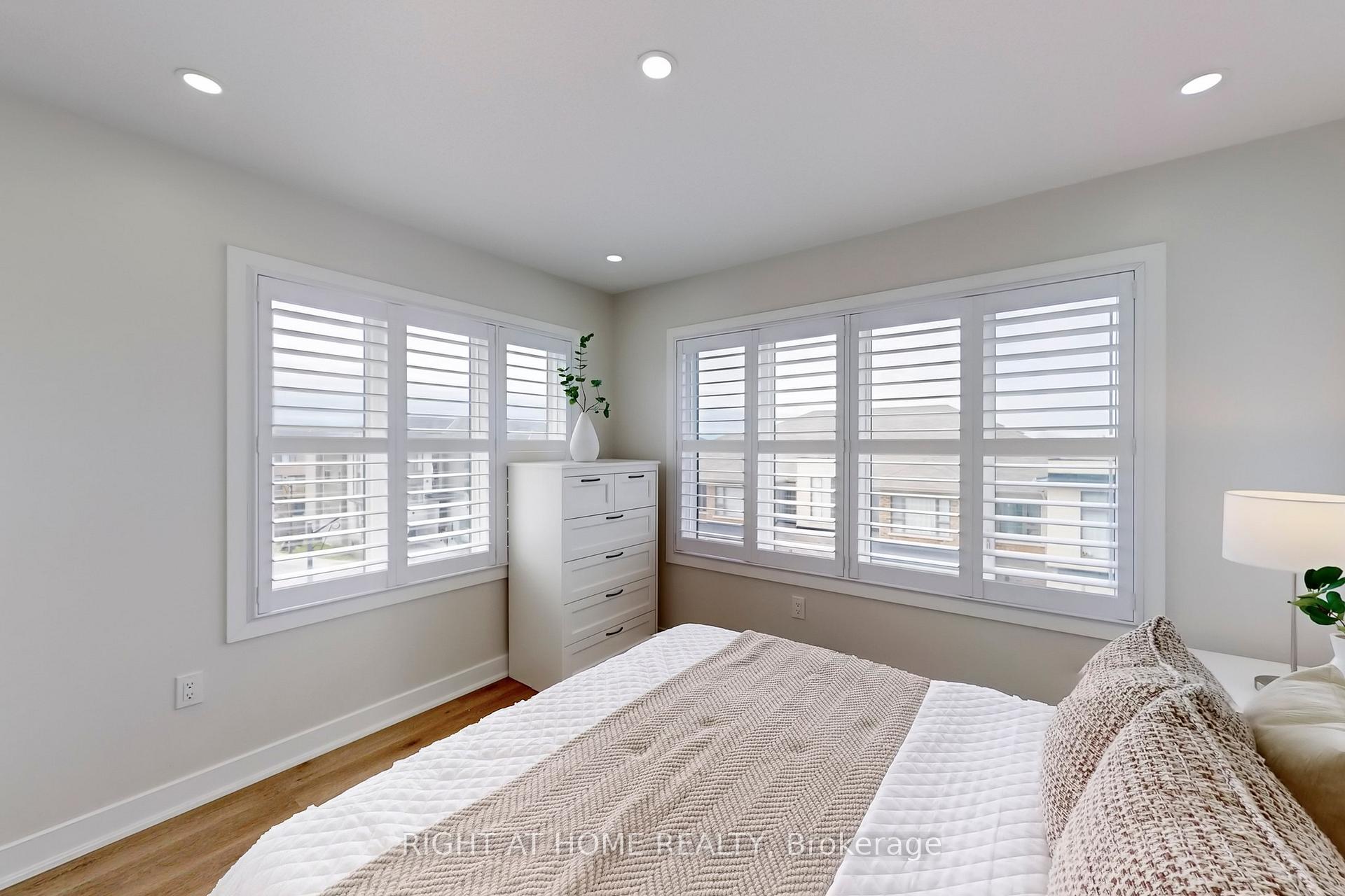 Photo 23 of 53 Donald Fleming Way, Whitby, Pringle Creek — HOMEH