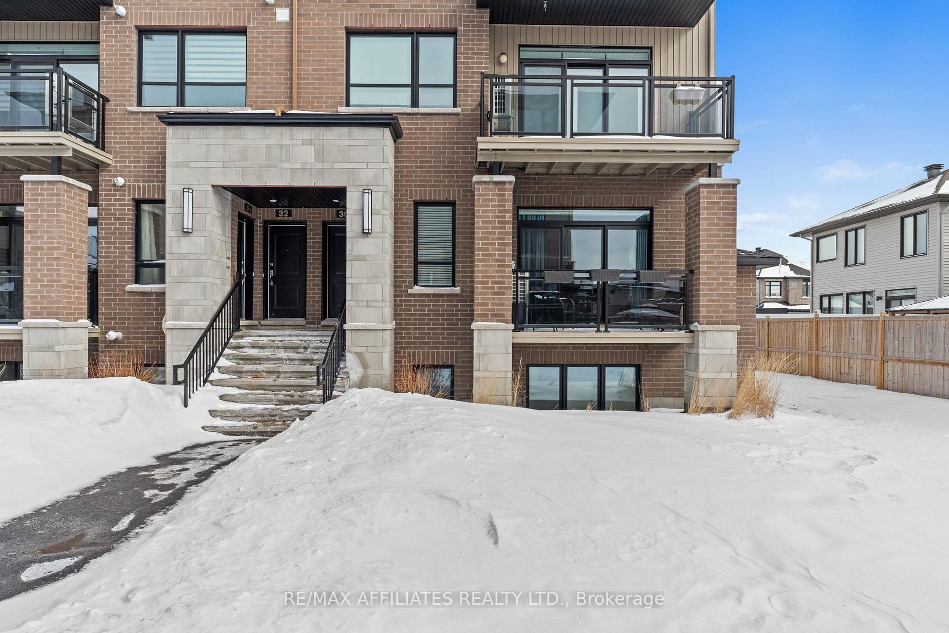 Photo 5 of 28 Carabiner Private, Ottawa, Mer Bleue/Bradley Estates/Anderson Park — HOMEH