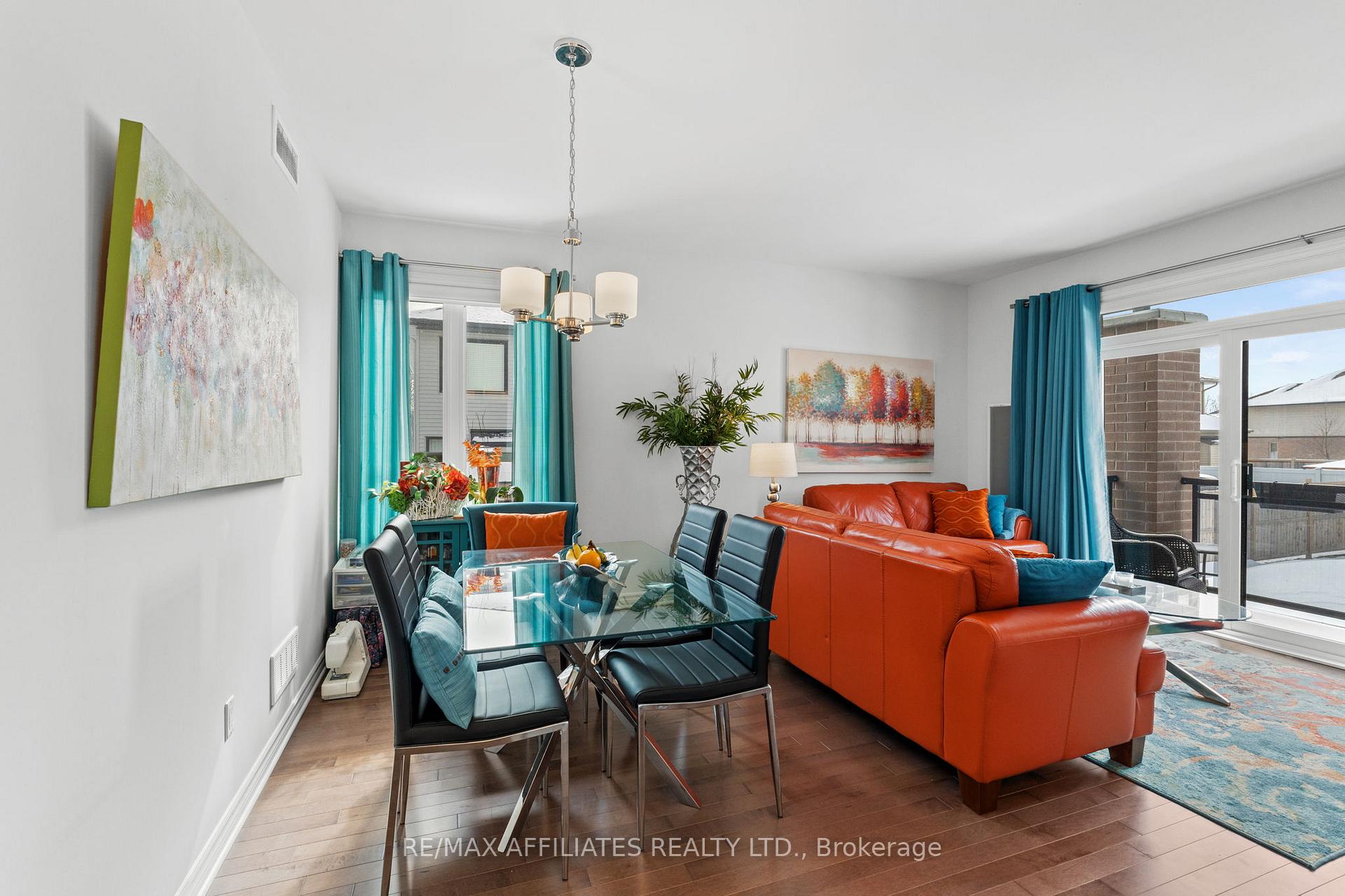 Photo 16 of 28 Carabiner Private, Ottawa, Mer Bleue/Bradley Estates/Anderson Park — HOMEH