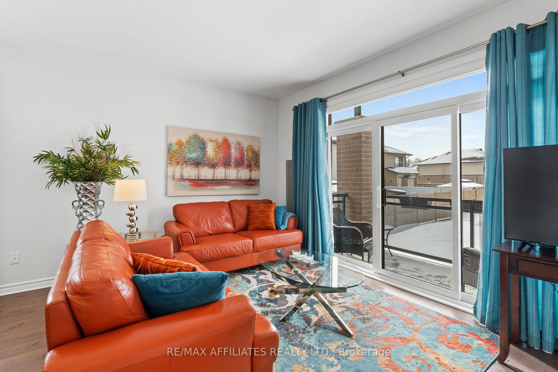 Photo 17 of 28 Carabiner Private, Ottawa, Mer Bleue/Bradley Estates/Anderson Park — HOMEH