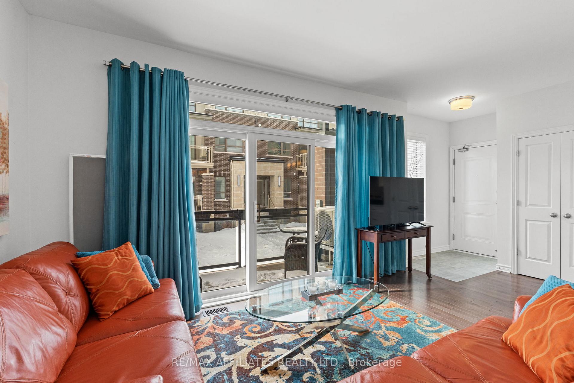 Photo 18 of 28 Carabiner Private, Ottawa, Mer Bleue/Bradley Estates/Anderson Park — HOMEH