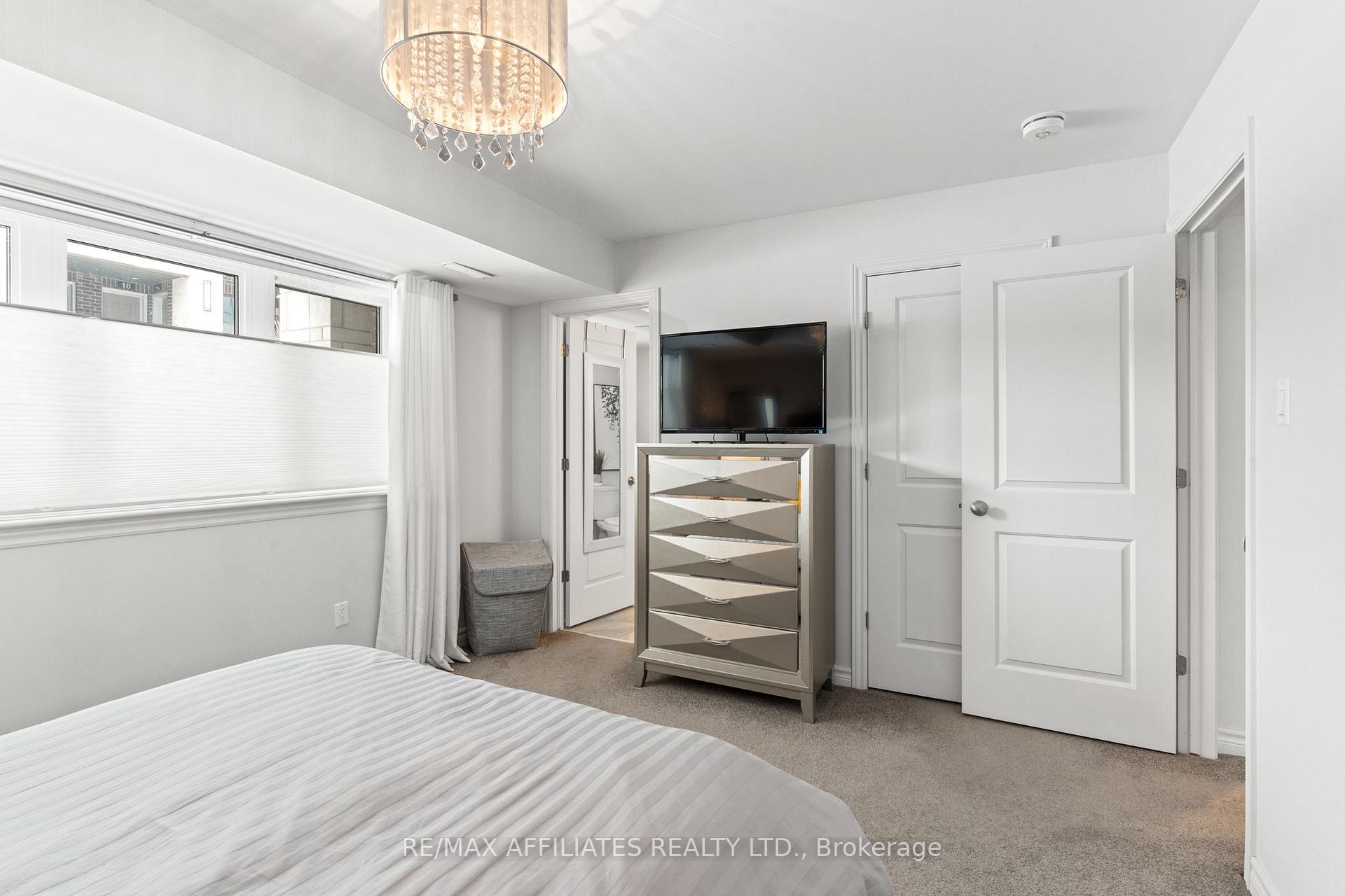 Photo 25 of 28 Carabiner Private, Ottawa, Mer Bleue/Bradley Estates/Anderson Park — HOMEH