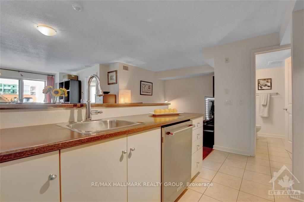 Photo 8 of Unit 906, 138 Somerset Street W, Ottawa, Ottawa Centre/Golden Triangle — HOMEH