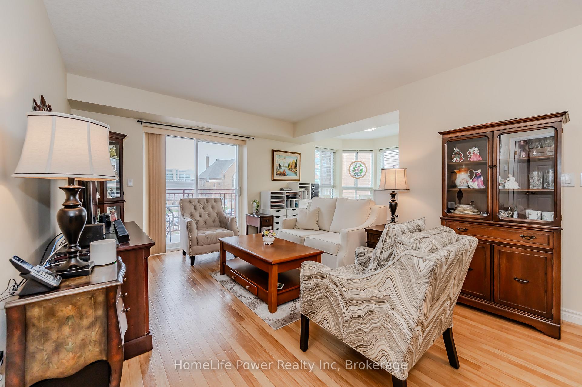 Photo 6 of Unit 302, 20 St George Street, Kitchener — HOMEH