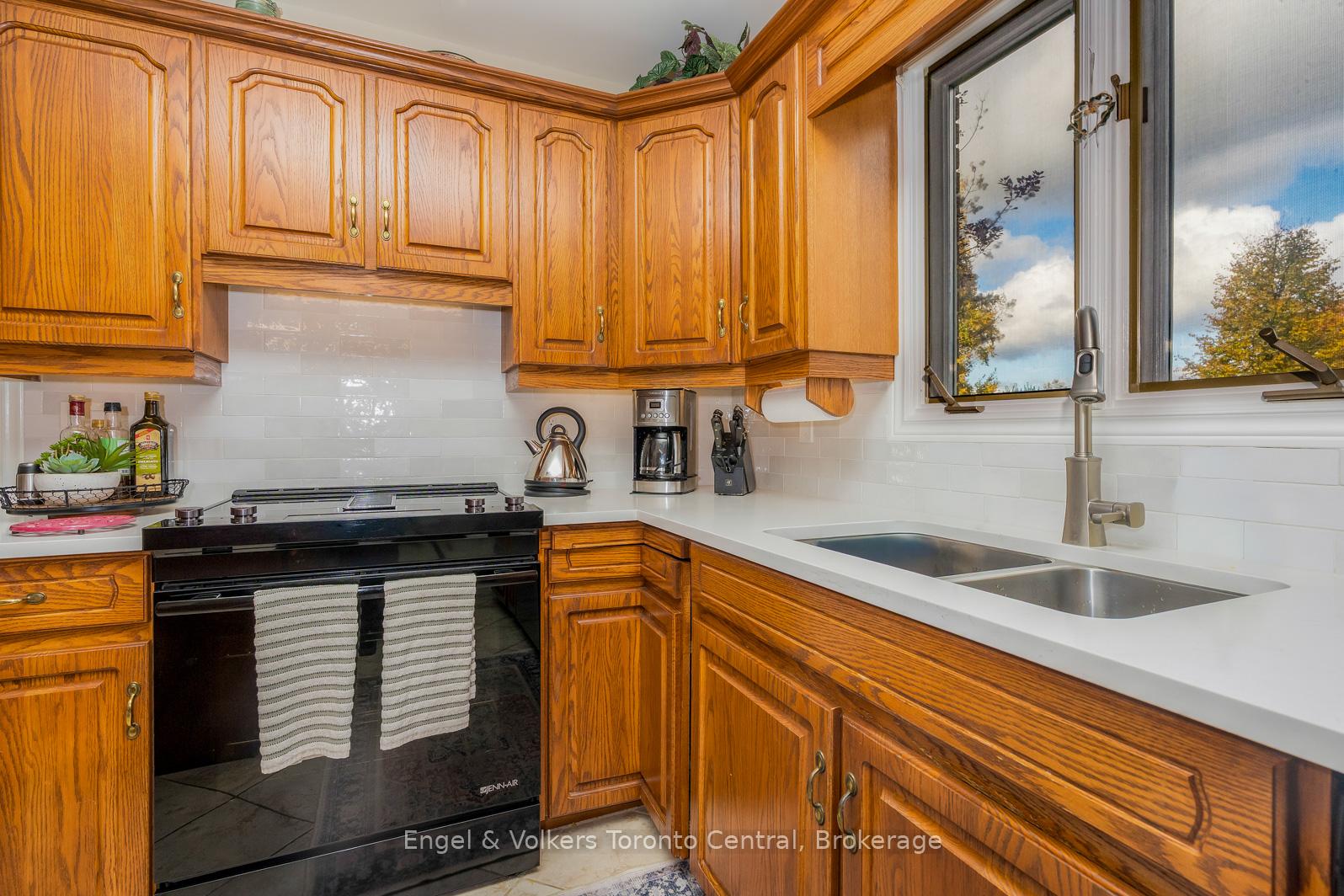 Photo 15 of 28 Batteaux Road, Clearview, Nottawa — HOMEH