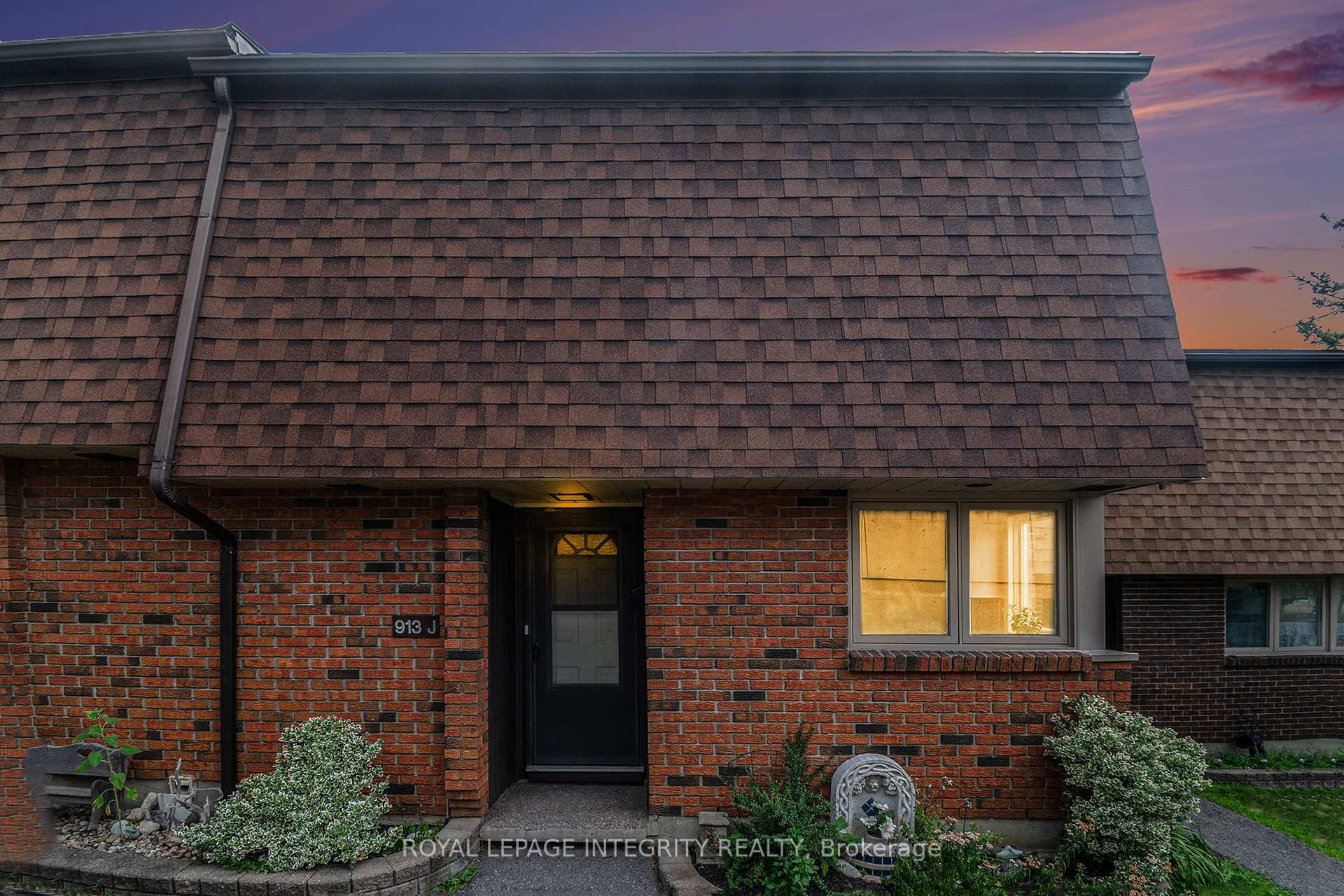 Front of 913J Elmsmere Road