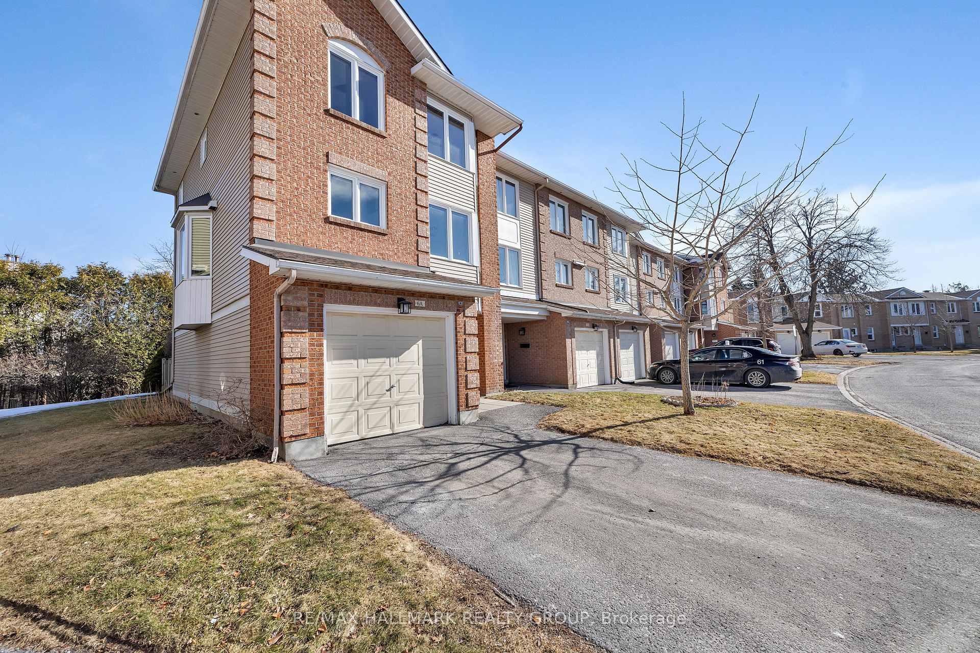 Photo 2 of Unit 37, 6A Millrise Lane SW, Ottawa, Centrepointe — HOMEH
