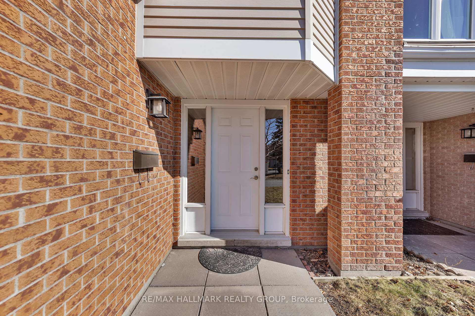 Photo 3 of Unit 37, 6A Millrise Lane SW, Ottawa, Centrepointe — HOMEH