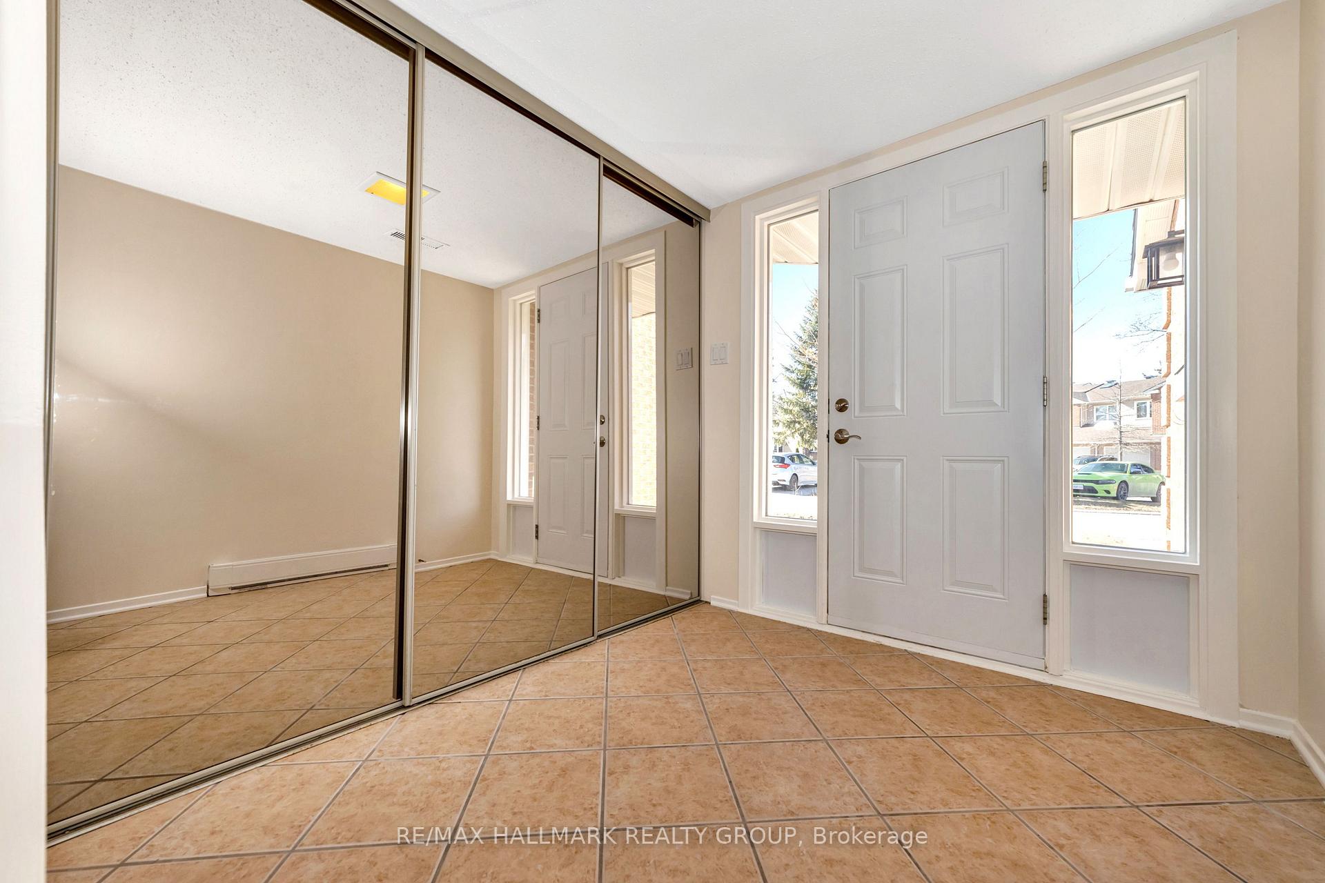 Photo 4 of Unit 37, 6A Millrise Lane SW, Ottawa, Centrepointe — HOMEH