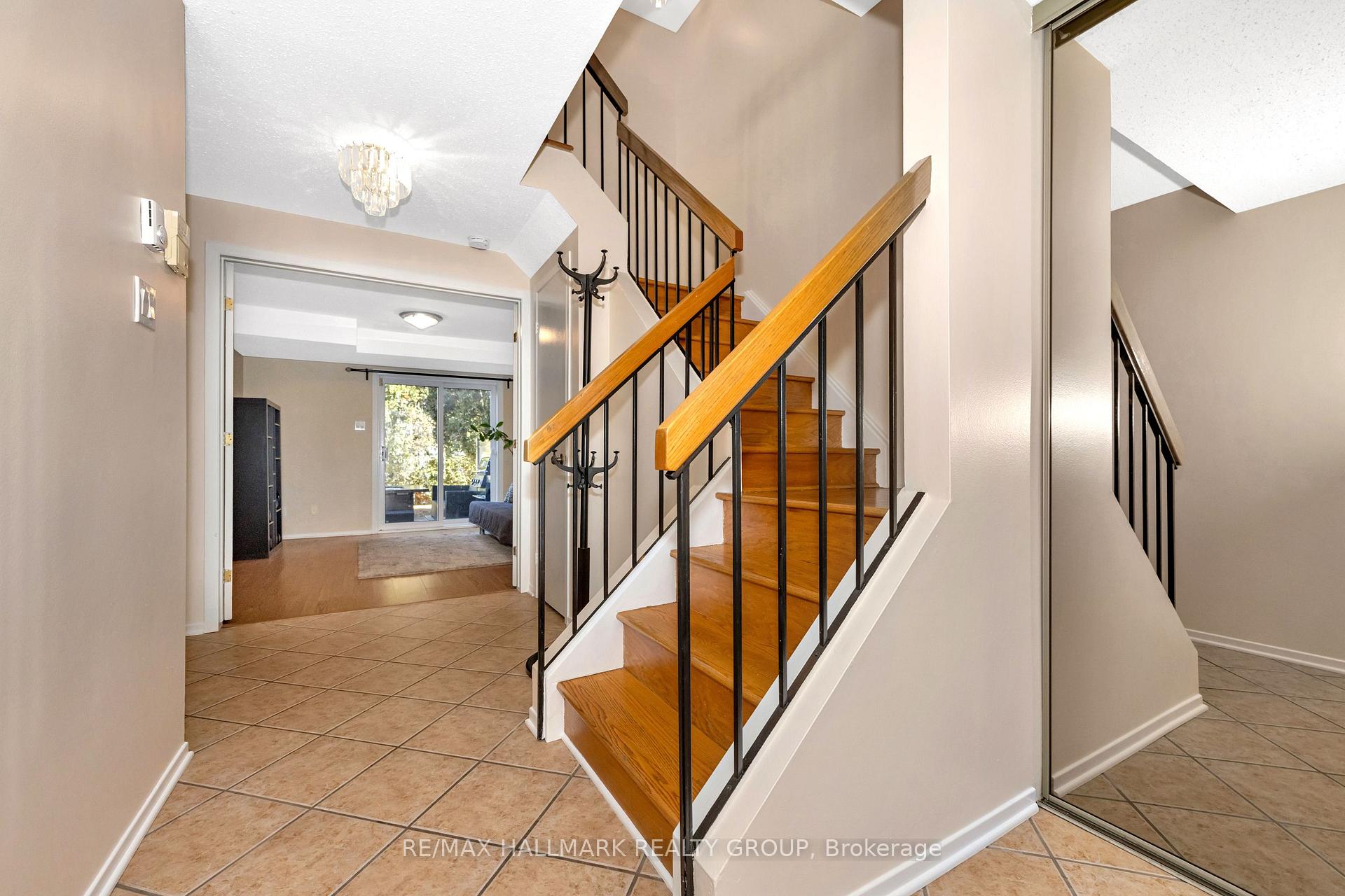Photo 5 of Unit 37, 6A Millrise Lane SW, Ottawa, Centrepointe — HOMEH