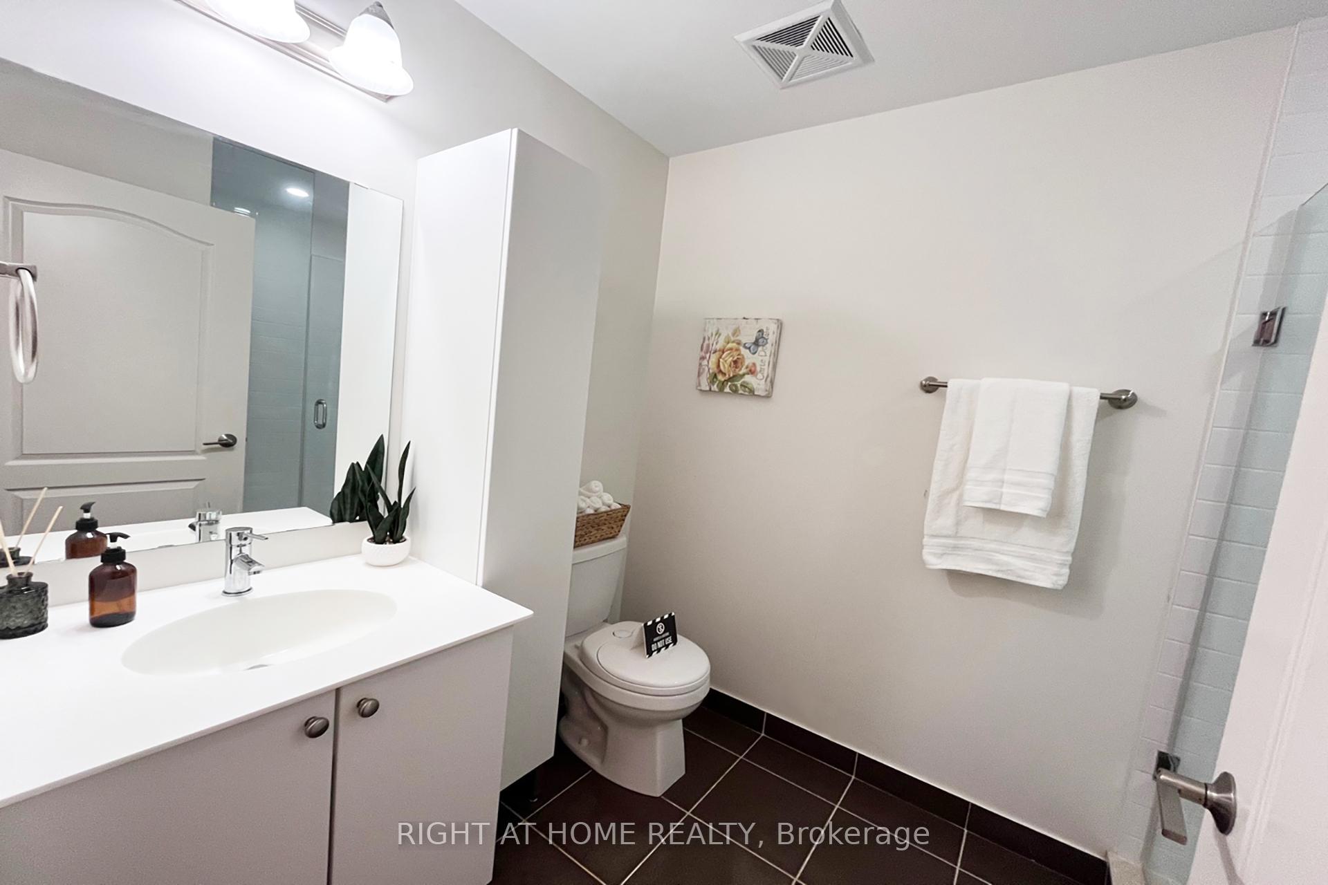 Photo 14 of Unit 230, 555 William Graham Drive, Aurora, Rural Aurora — HOMEH
