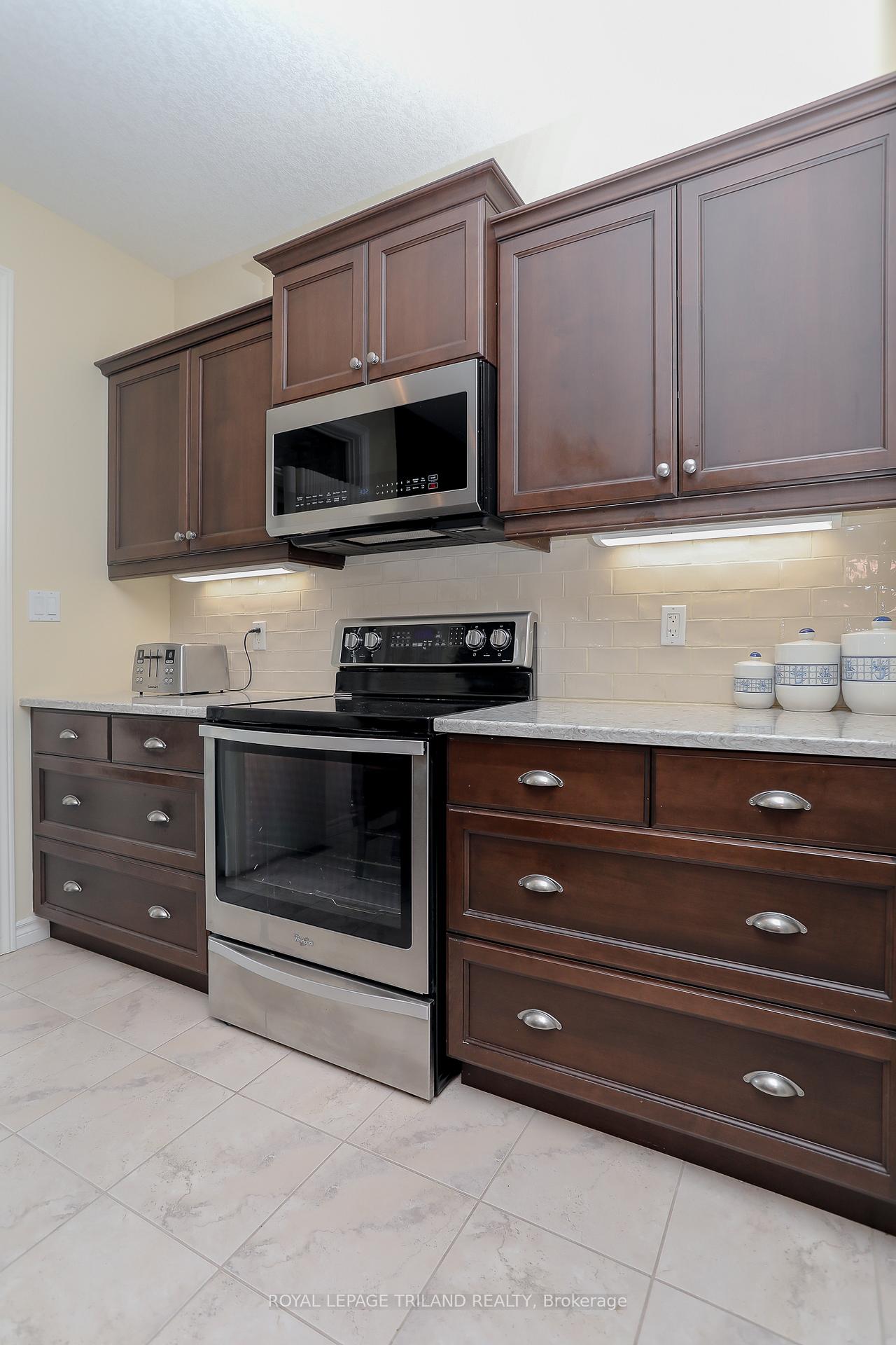 Photo 15 of Unit 31, 100 Southgate Parkway, St. Thomas — HOMEH