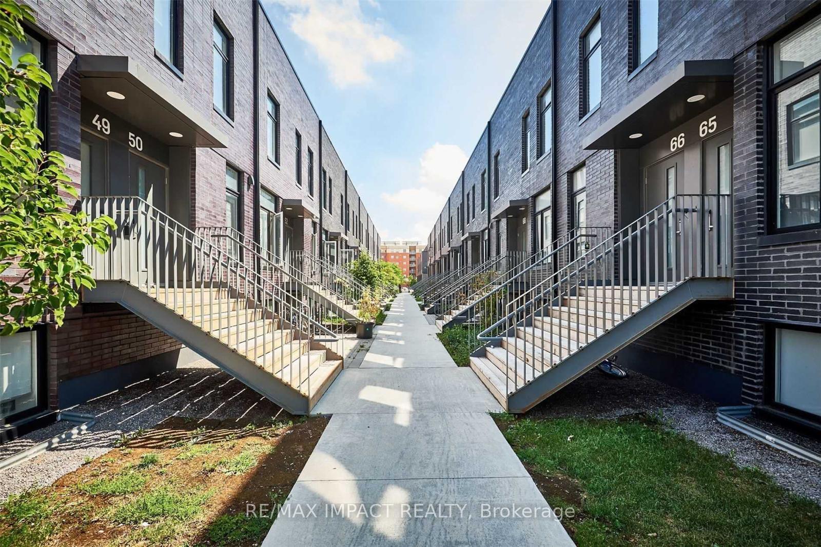 Front of Unit 49, 1740 Simcoe Street N