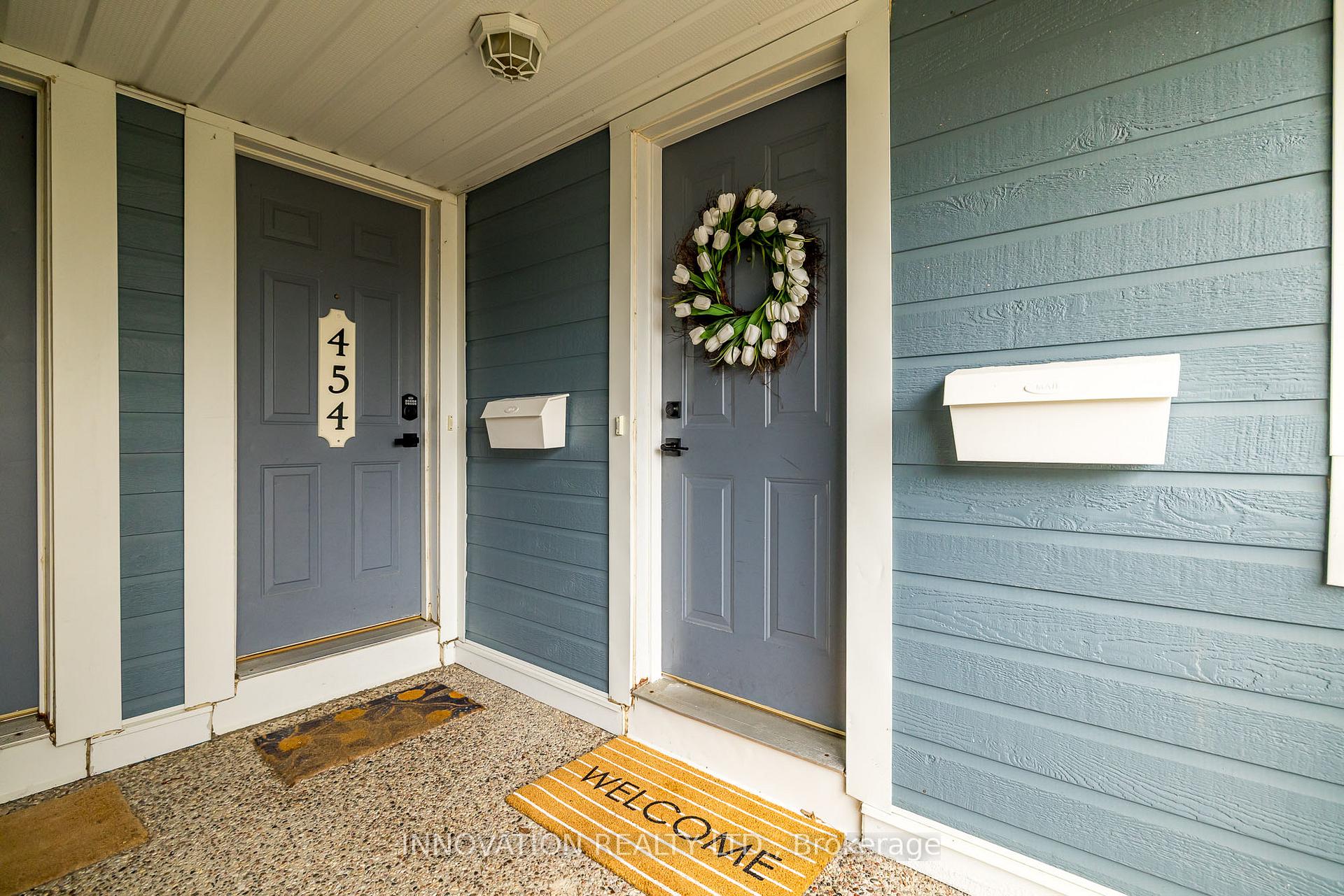 Photo 2 of 452 Hillsboro Private, Ottawa, Kanata - Emerald Meadows/Trailwest — HOMEH