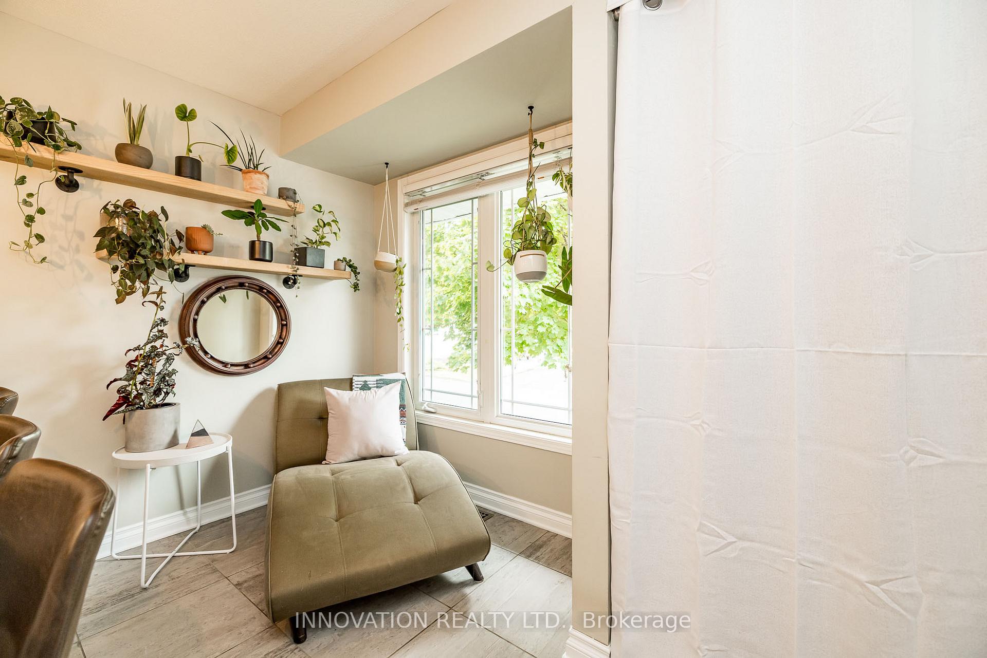 Photo 5 of 452 Hillsboro Private, Ottawa, Kanata - Emerald Meadows/Trailwest — HOMEH