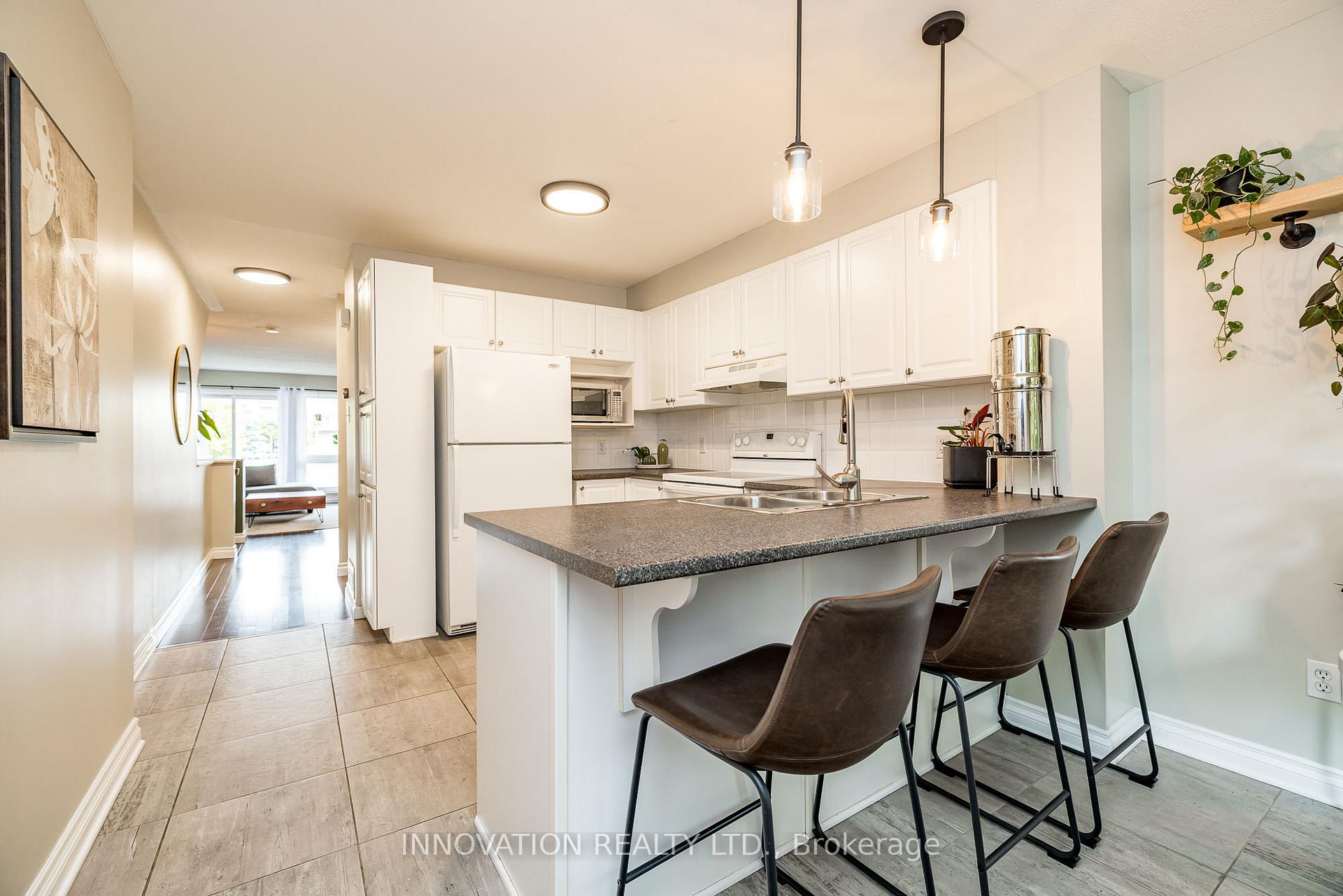 Photo 8 of 452 Hillsboro Private, Ottawa, Kanata - Emerald Meadows/Trailwest — HOMEH