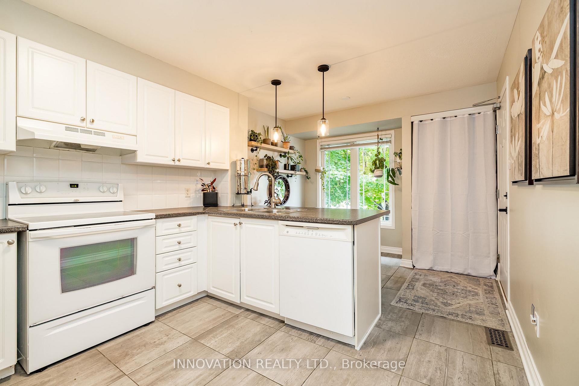Photo 10 of 452 Hillsboro Private, Ottawa, Kanata - Emerald Meadows/Trailwest — HOMEH