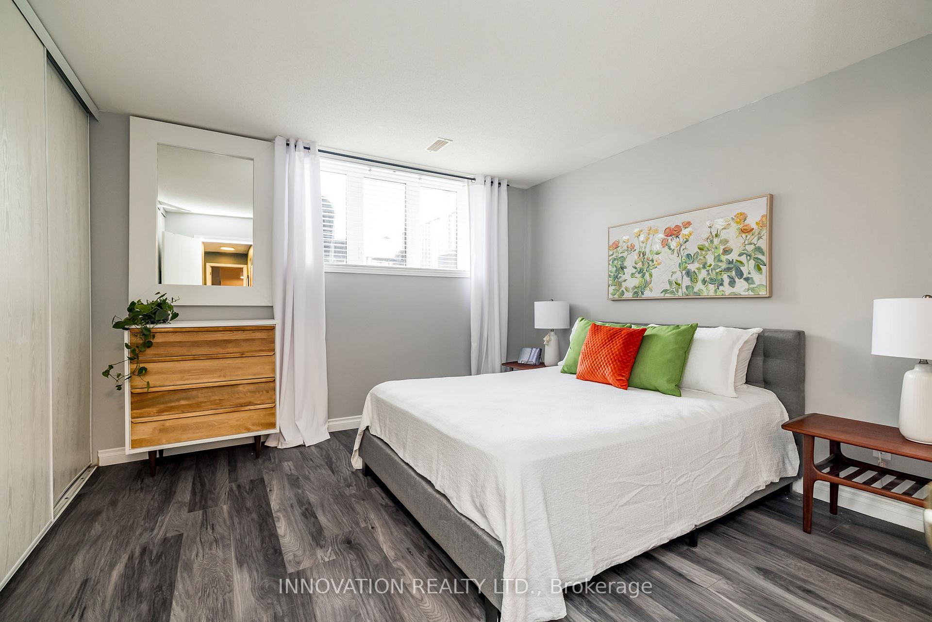 Photo 19 of 452 Hillsboro Private, Ottawa, Kanata - Emerald Meadows/Trailwest — HOMEH