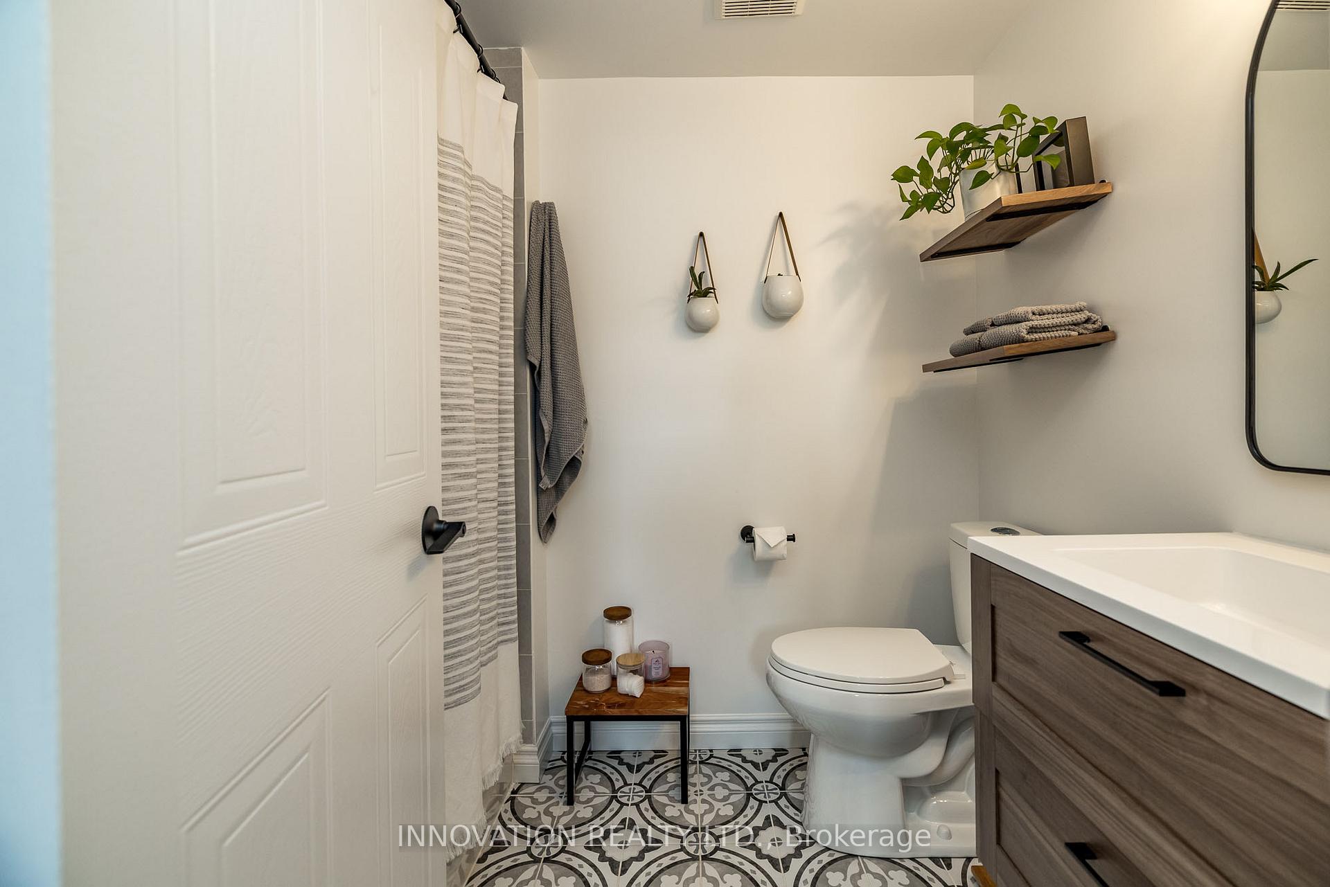 Photo 22 of 452 Hillsboro Private, Ottawa, Kanata - Emerald Meadows/Trailwest — HOMEH